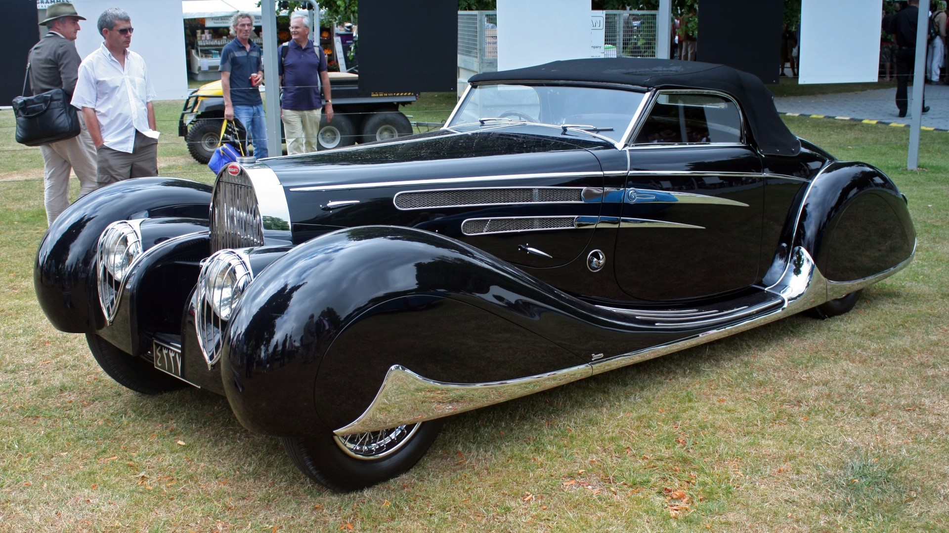 Black Bugatti Type 57 Atlantic convertible HD Wallpaper