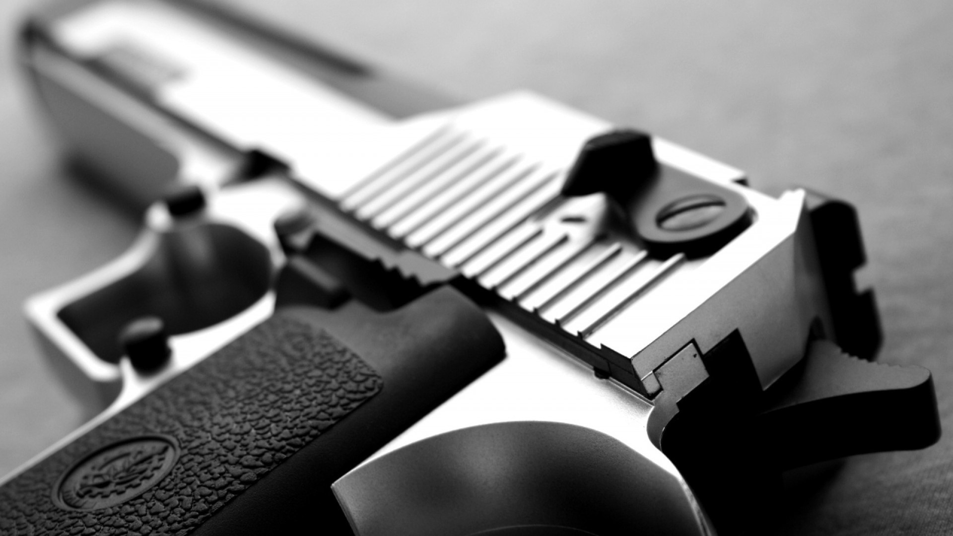 Desert Eagle pistol HD Wallpaper