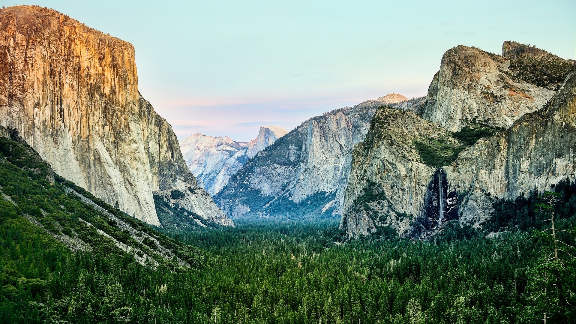 Yosemite Valley with El Capitan and Half Dome HD Wallpaper
