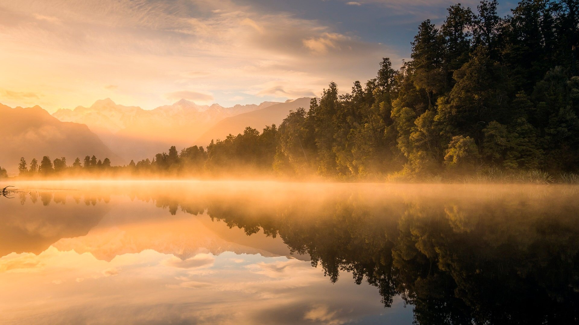 Lake Matheson, New Zealand at sunrise HD Wallpaper