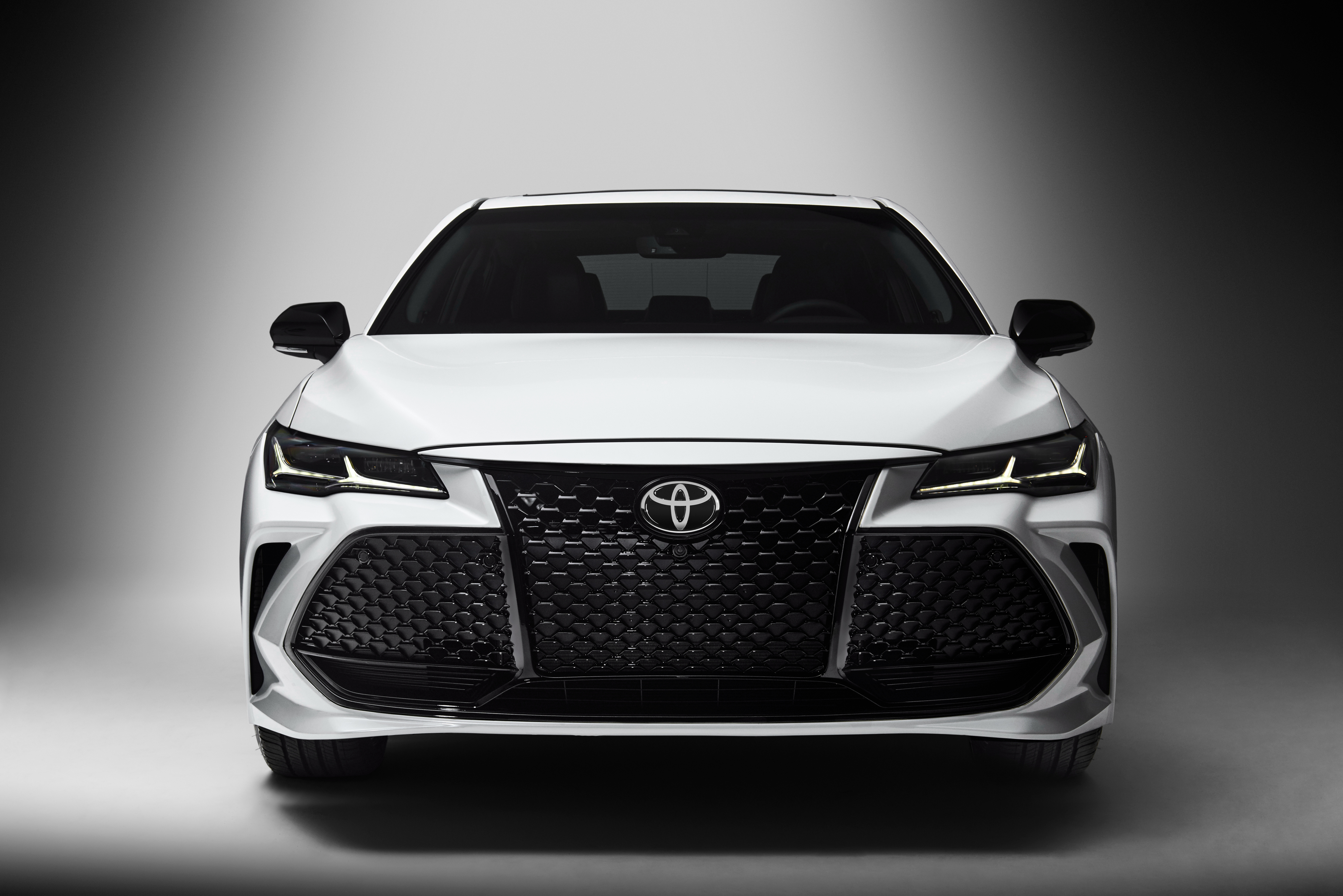 4K Toyota Avalon Touring front view HD Wallpaper