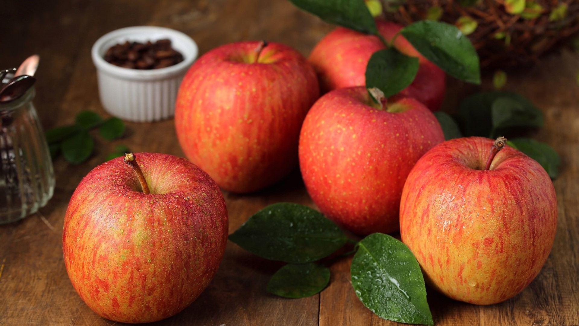 Apples with coffee beans and leaves HD Wallpaper