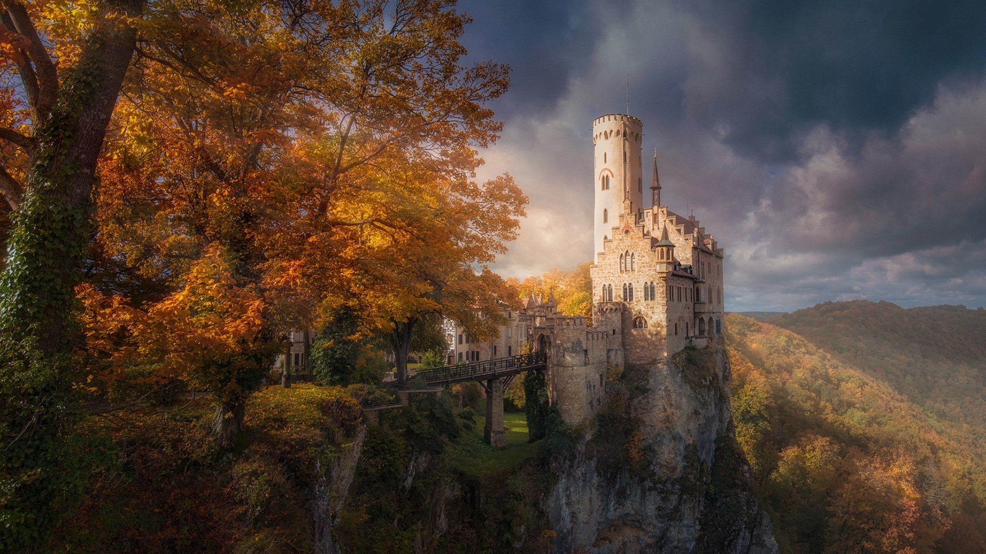 Lichtenstein Castle in Germany during autumn HD Wallpaper