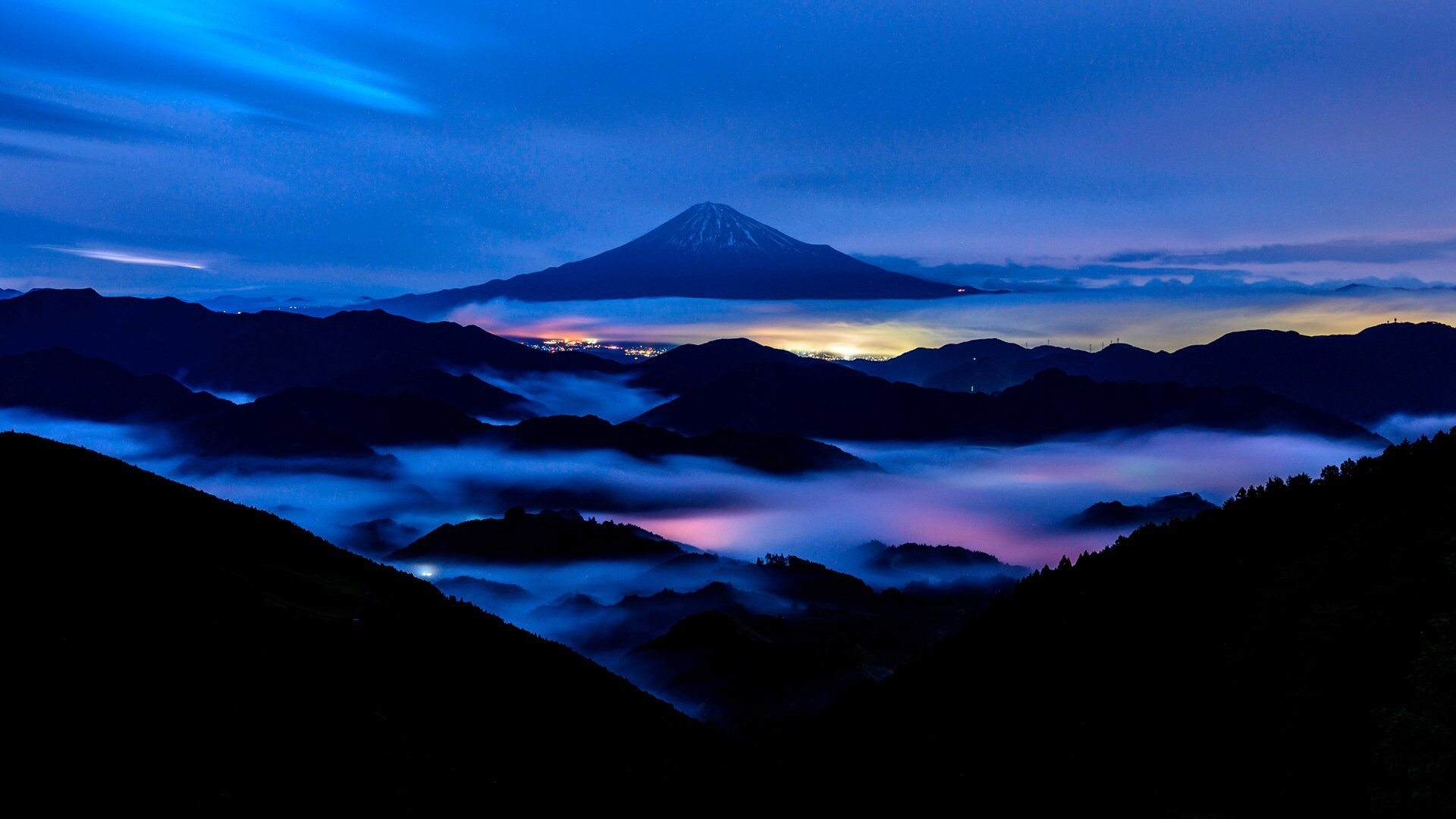 Mount Fuji stratovolcano in Japan at night HD Wallpaper