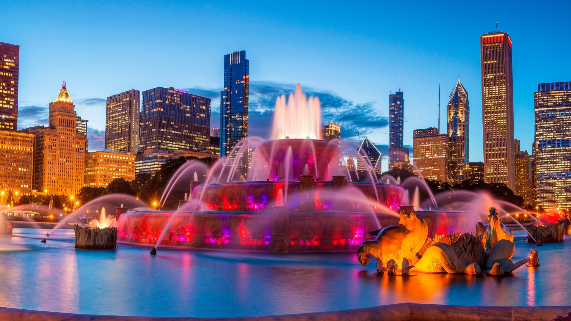 Buckingham Fountain at Dusk with Chicago Skyline HD Wallpaper