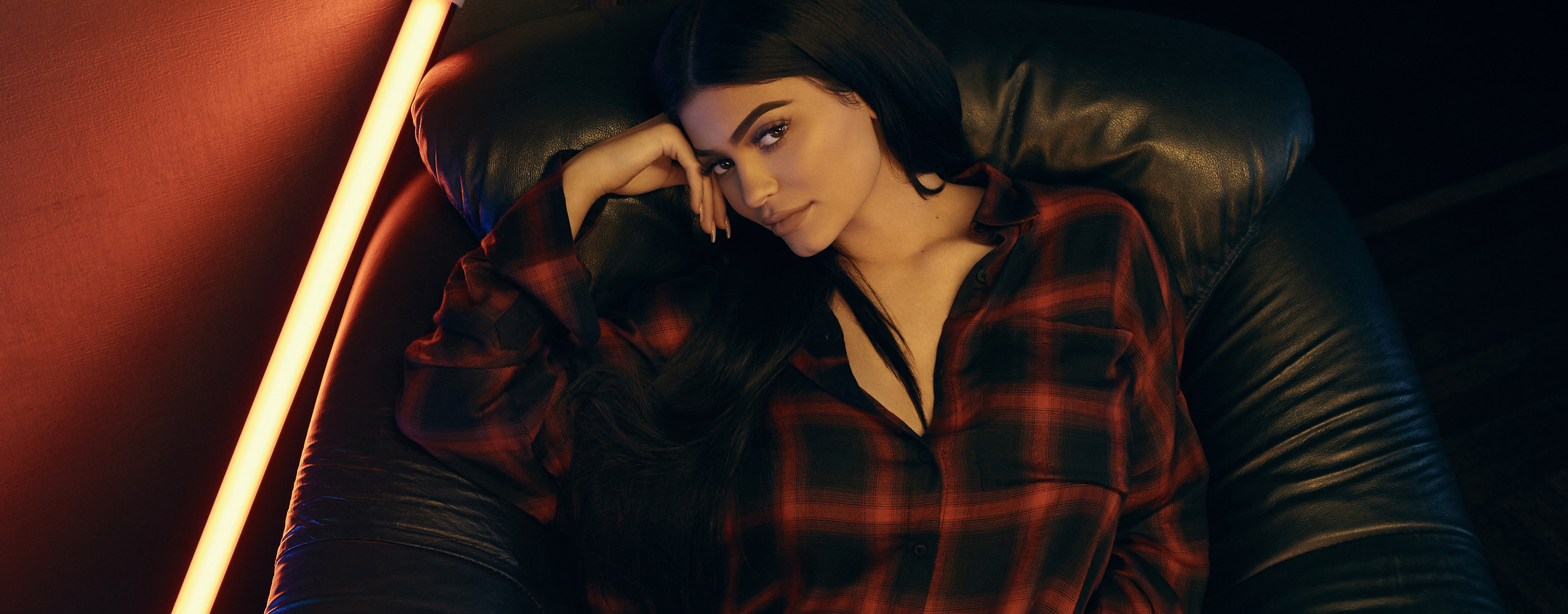 Kylie Jenner in a red plaid shirt HD Wallpaper