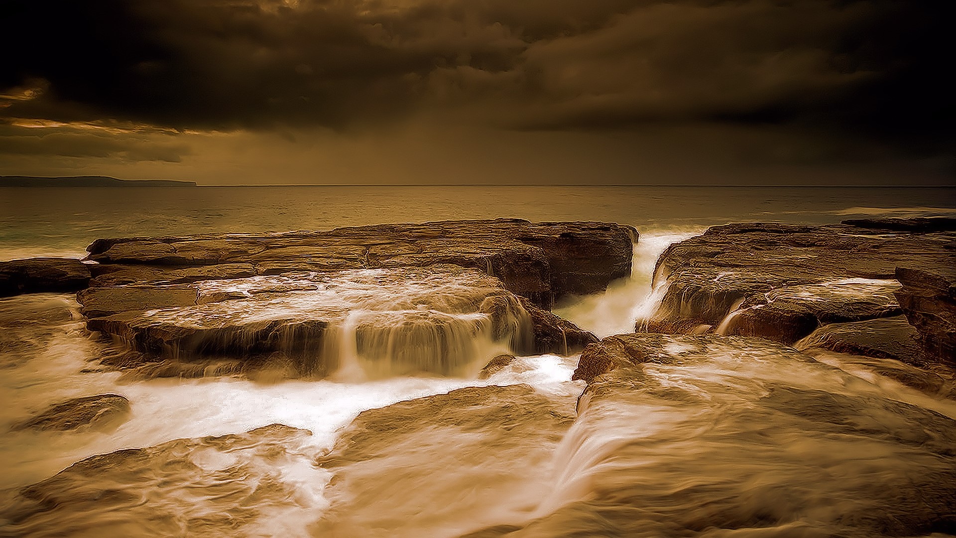 Rocky shore with waves crashing HD Wallpaper