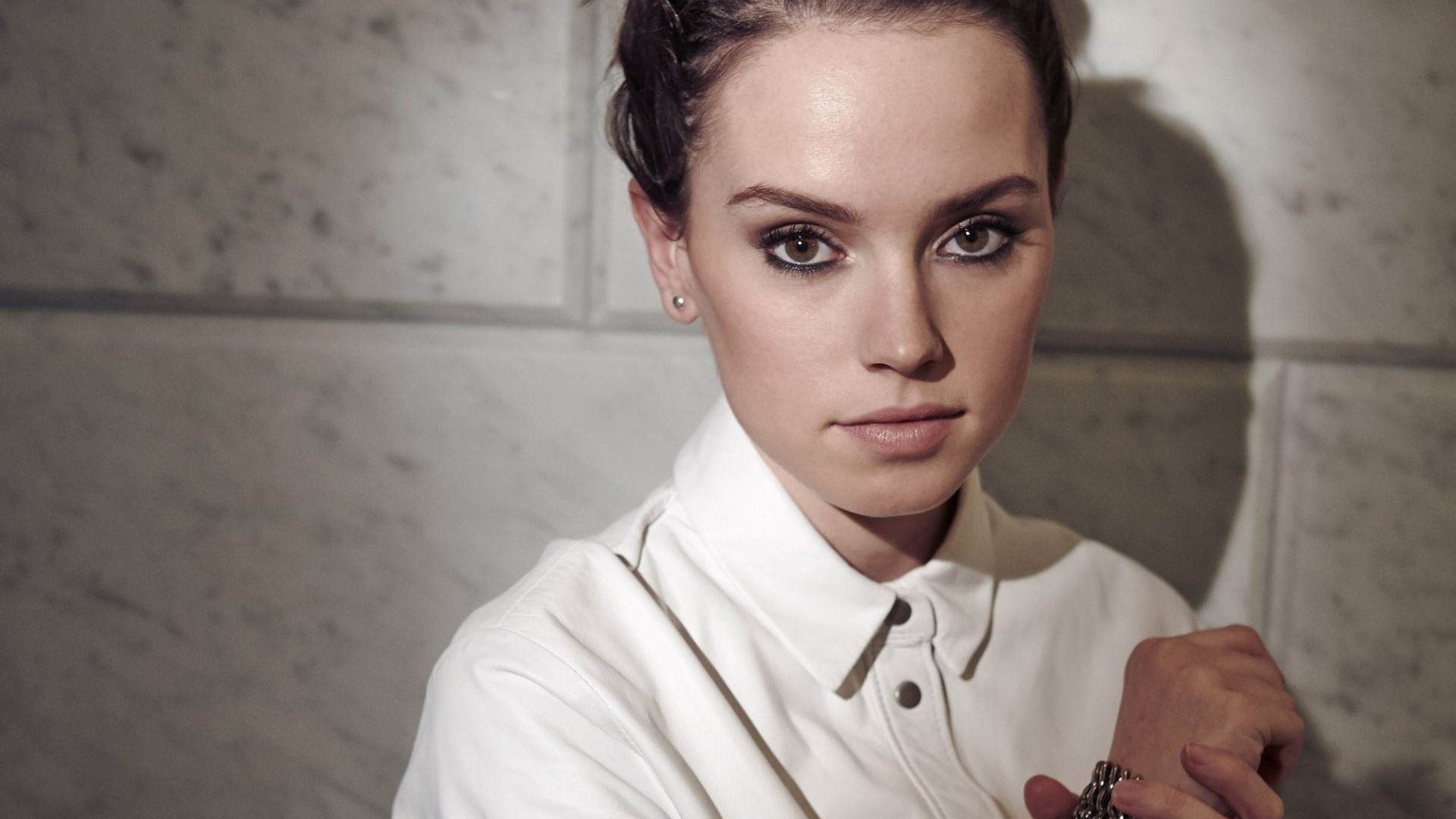 Daisy Ridley HD Wallpaper