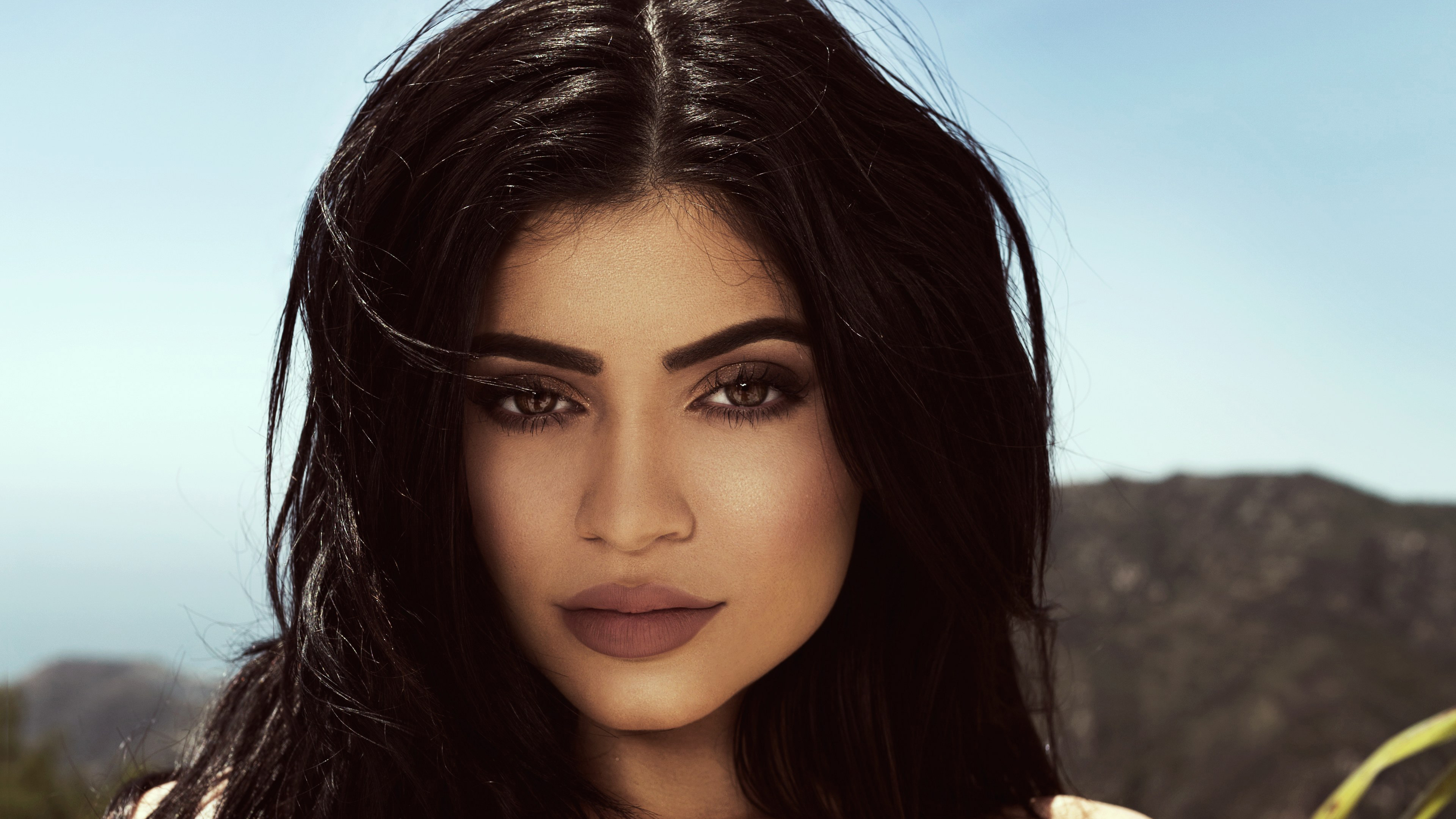Kylie Jenner HD Wallpaper