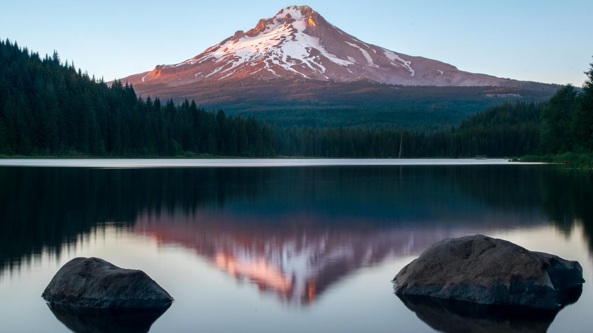 Trillium Lake with Mount Hood Reflection HD Wallpaper