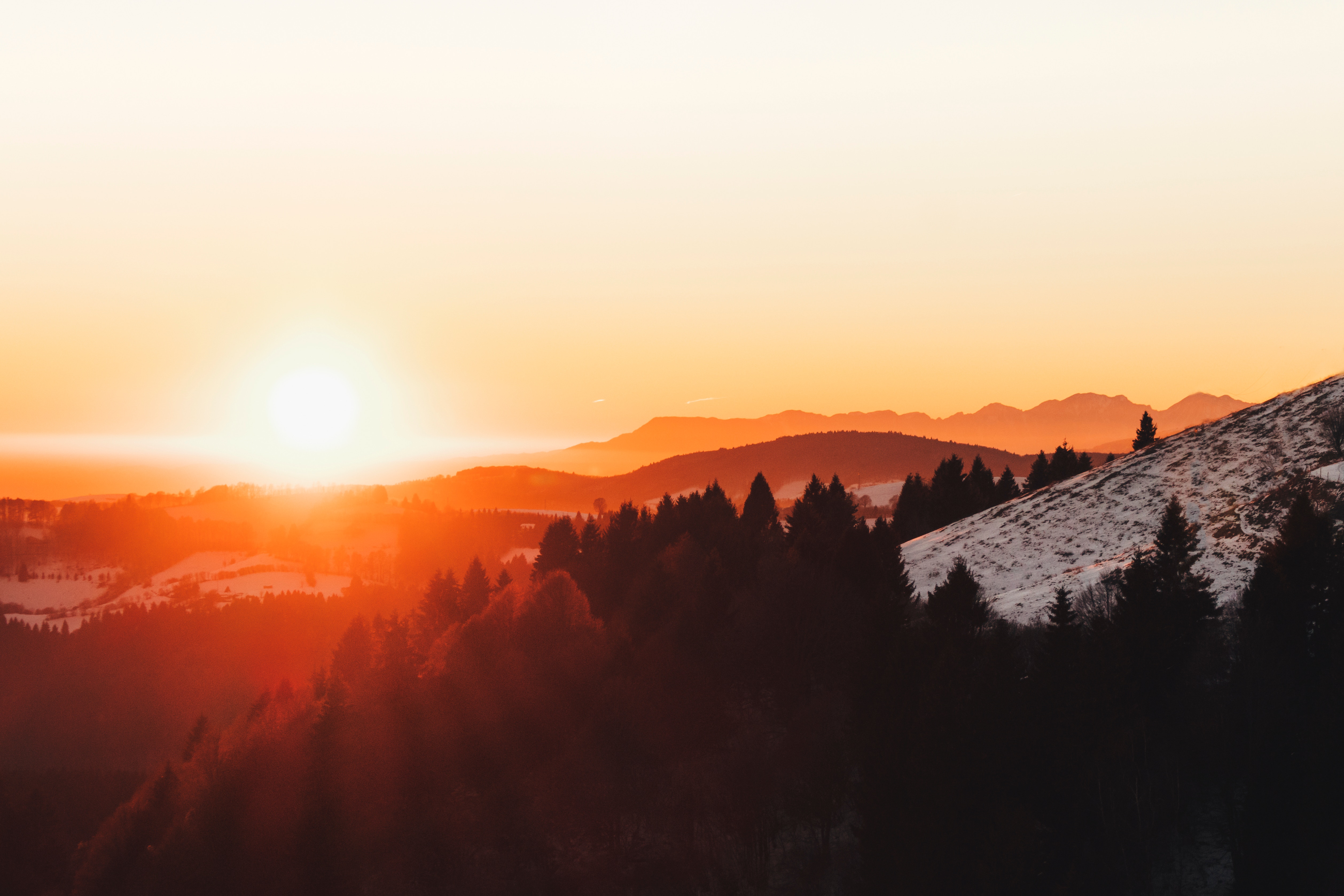 4K Sunset over Monte Grappa, Italy HD Wallpaper