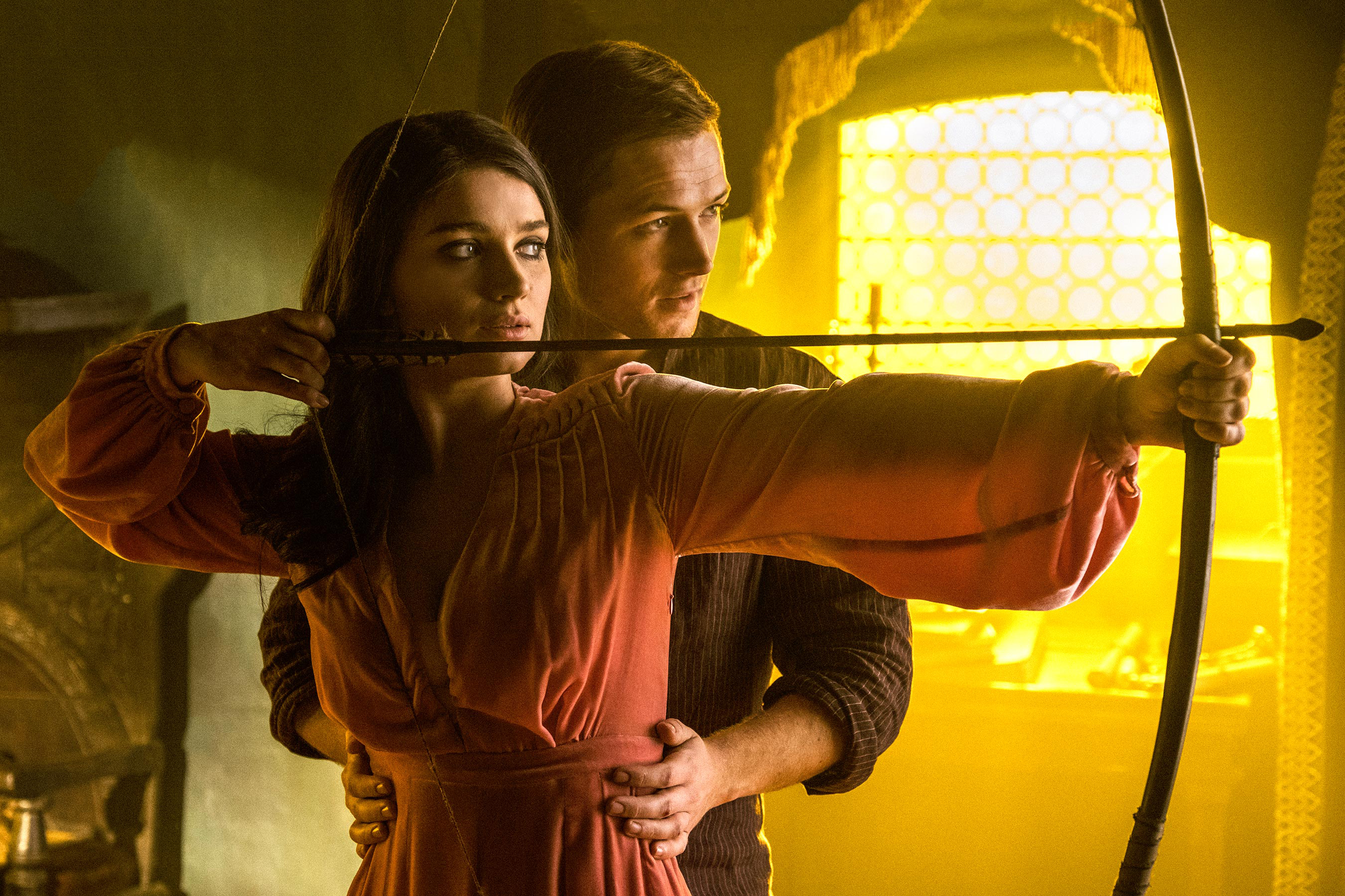 Robin Hood starring Taron Egerton and Eve Hewson HD Wallpaper