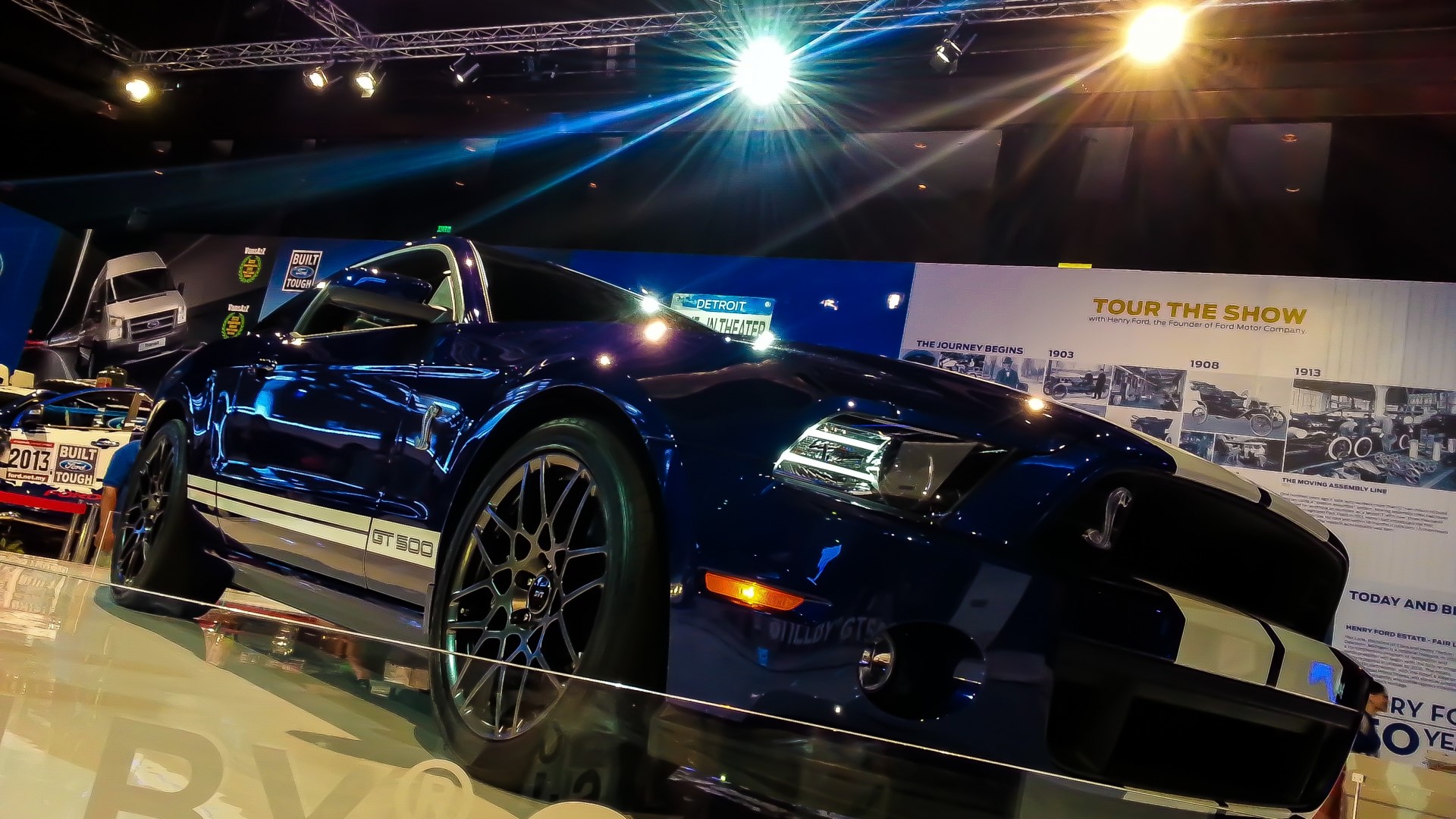 Blue Ford Shelby GT500 on display HD Wallpaper