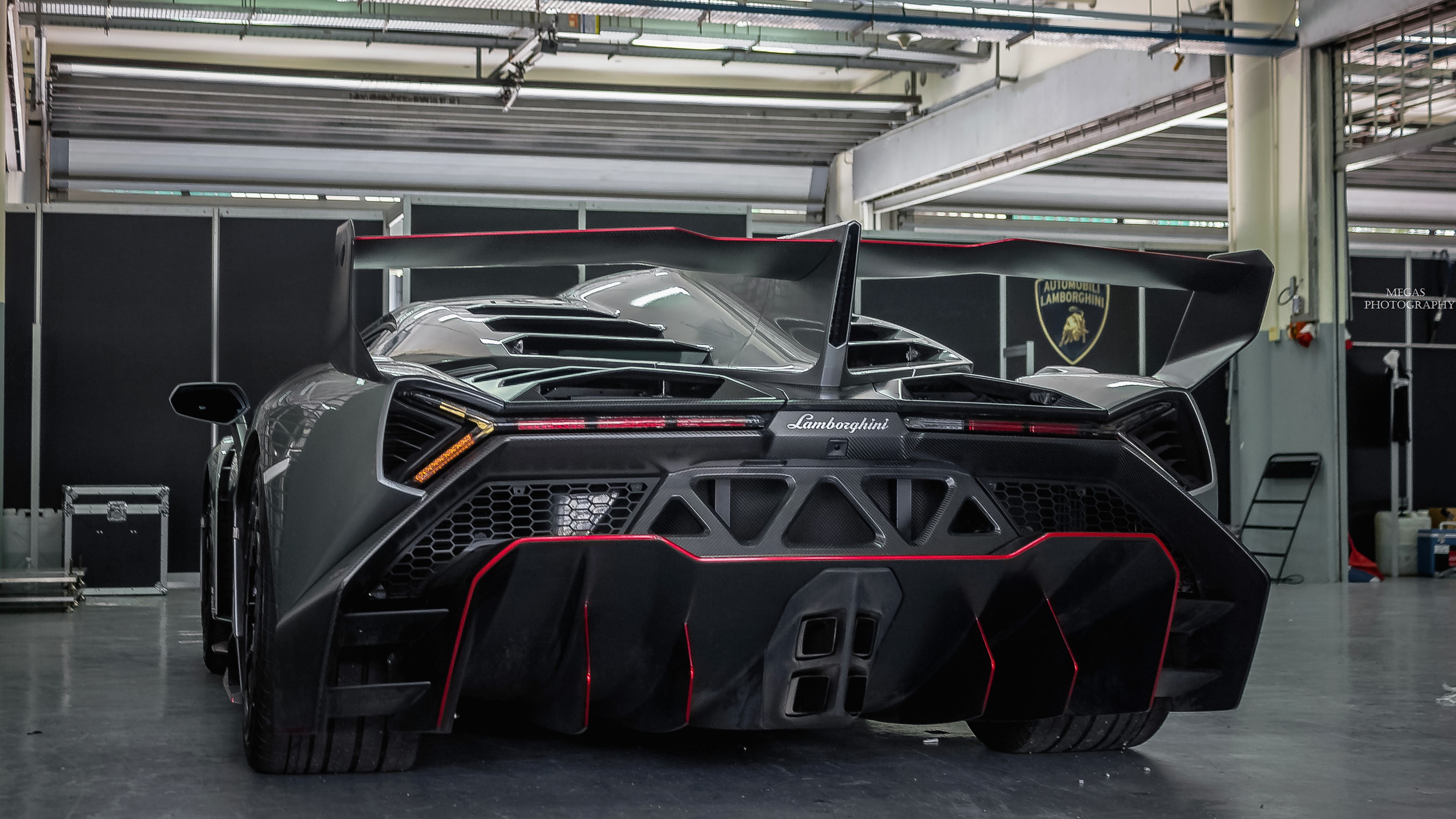 4K Lamborghini Veneno HD Wallpaper