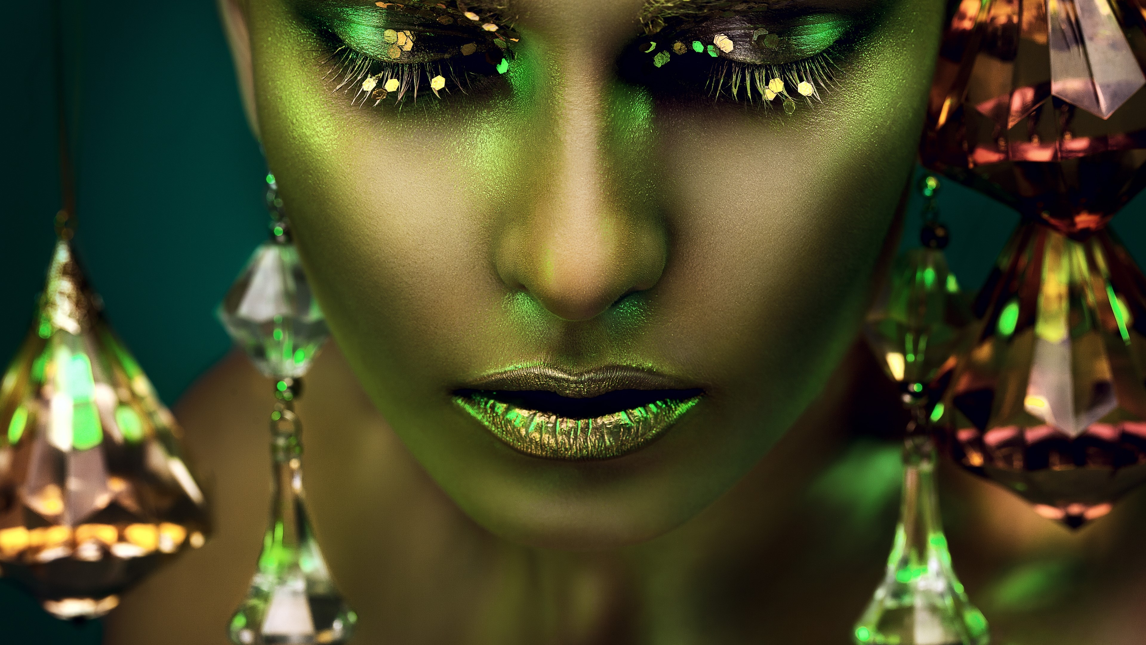 4K Golden Girl with Green Makeup and Jewelry HD Wallpaper