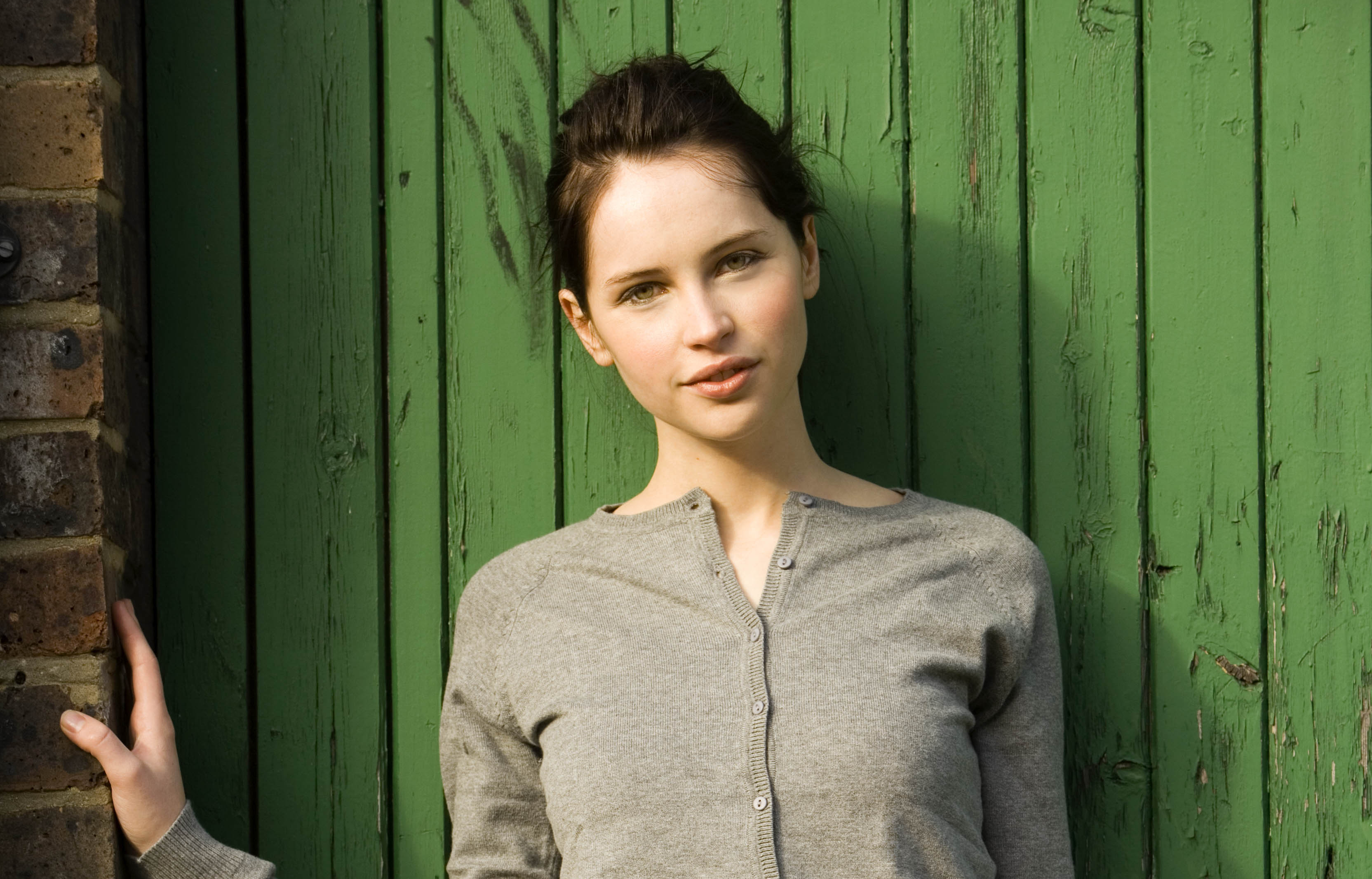 Felicity Jones HD Wallpaper