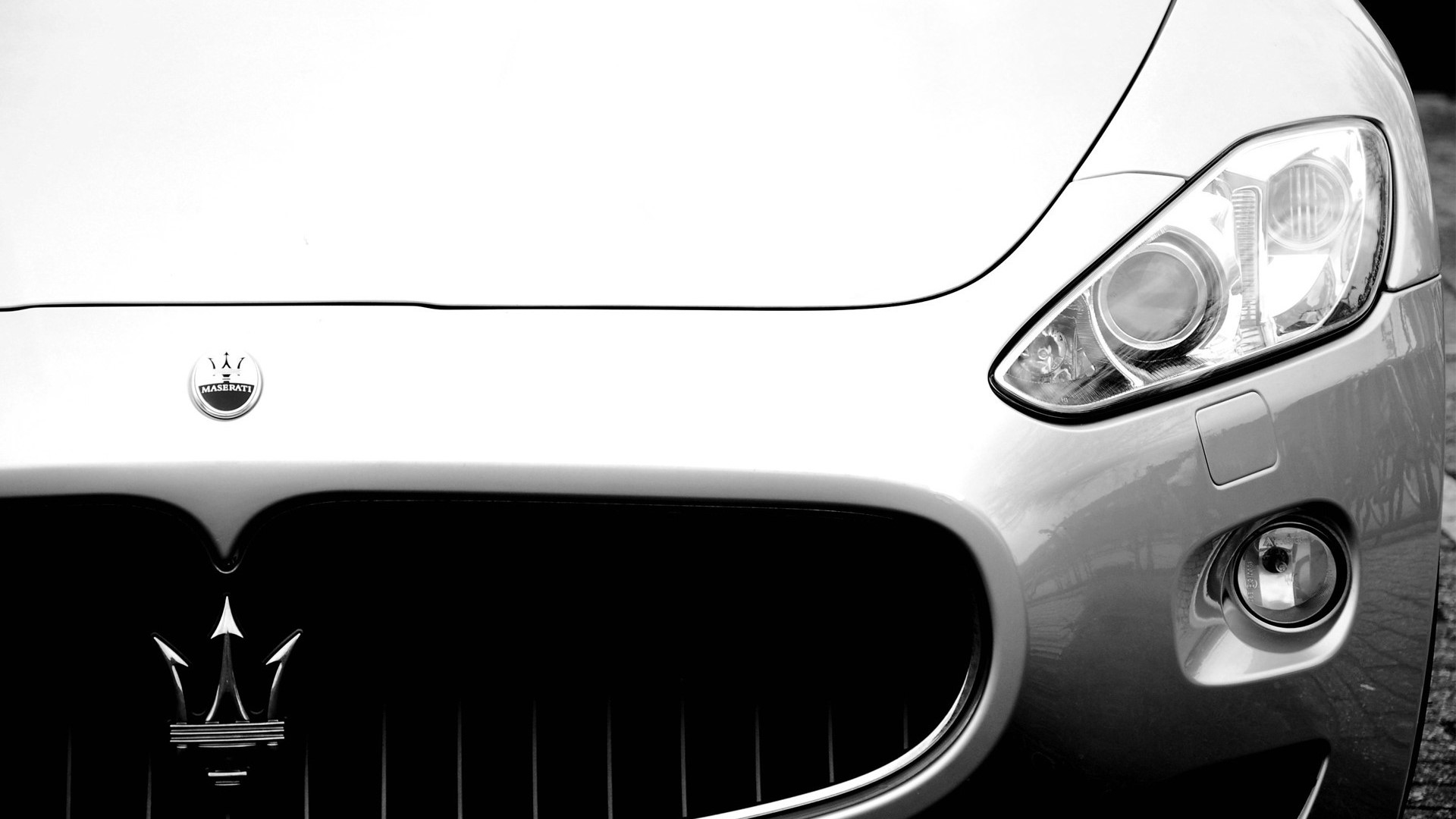 Maserati car front grille and headlight HD Wallpaper