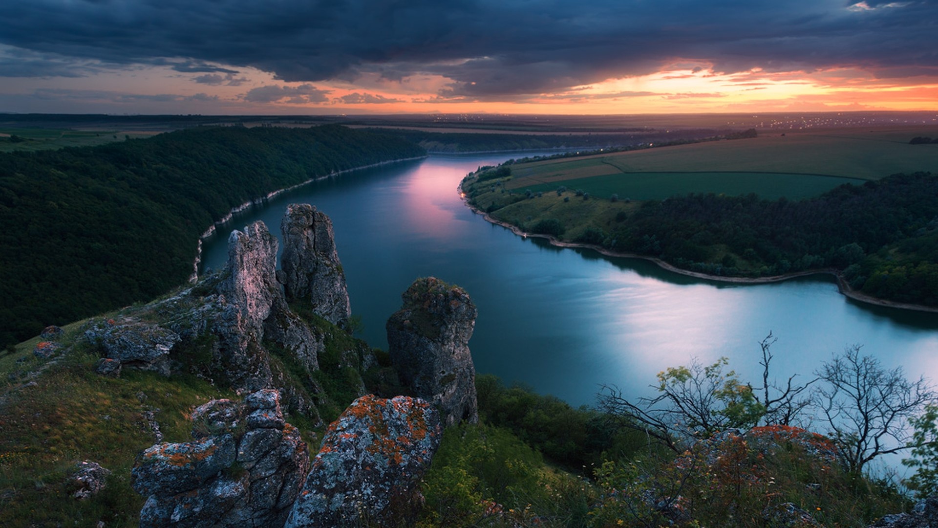 River valley at sunset with rocky cliffs HD Wallpaper