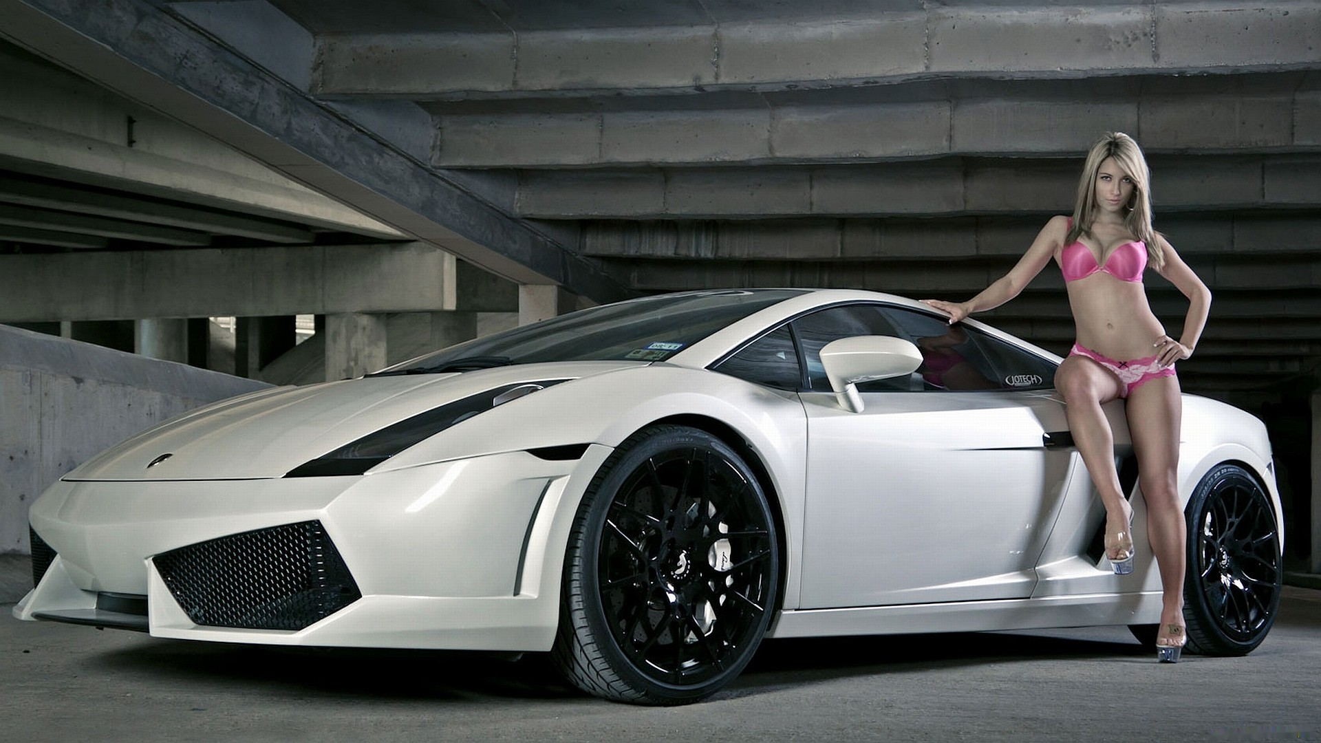 Woman in bikini posing with white Lamborghini HD Wallpaper
