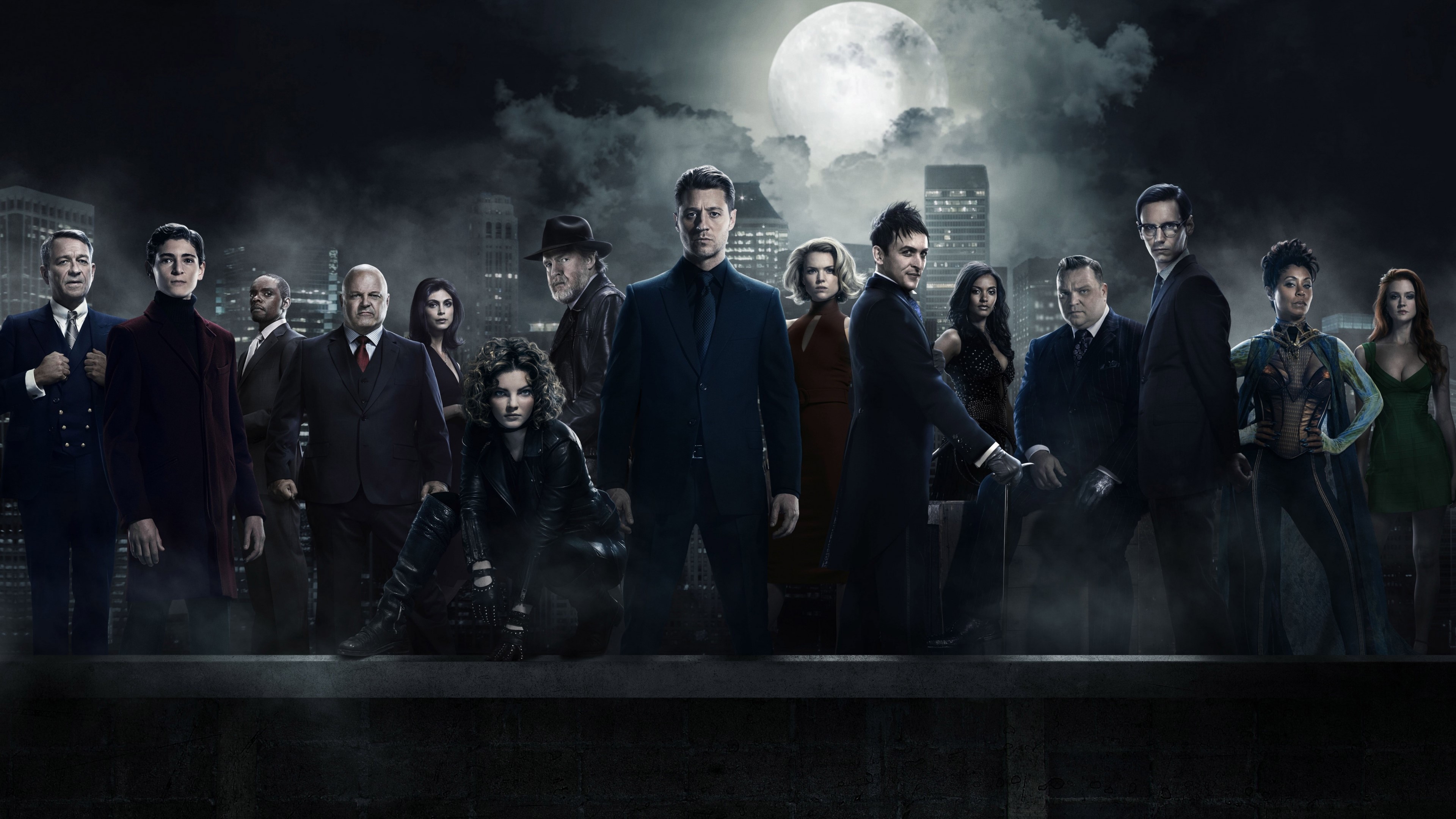 Gotham Cast Posed on Rooftop Under Full Moon HD Wallpaper