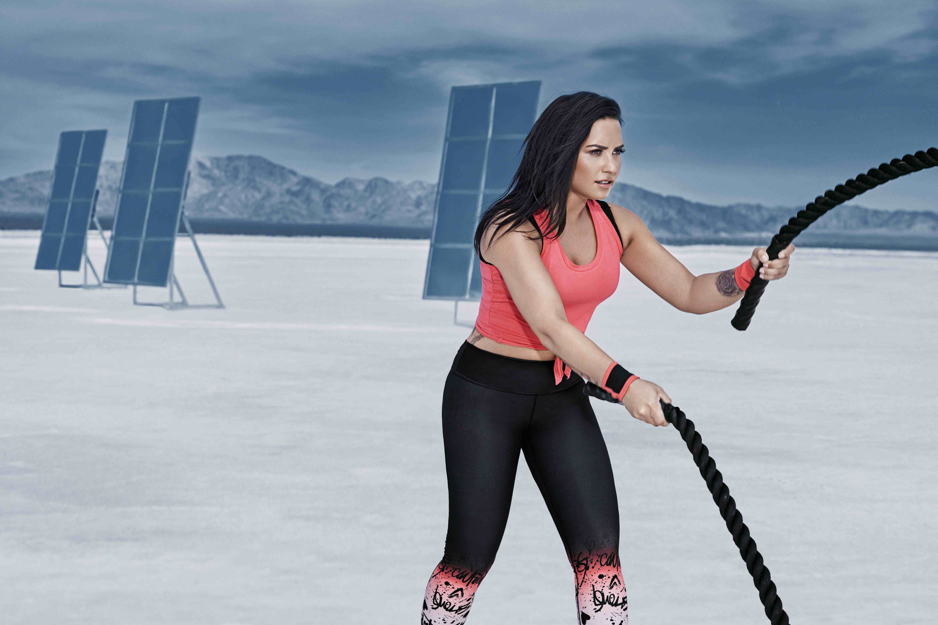 Demi Lovato Battle Rope Workout 4K HD Wallpaper