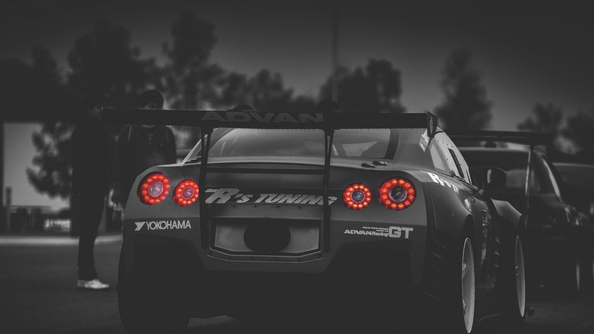 Nissan GTR with ADVAN and YOKOHAMA decals HD Wallpaper