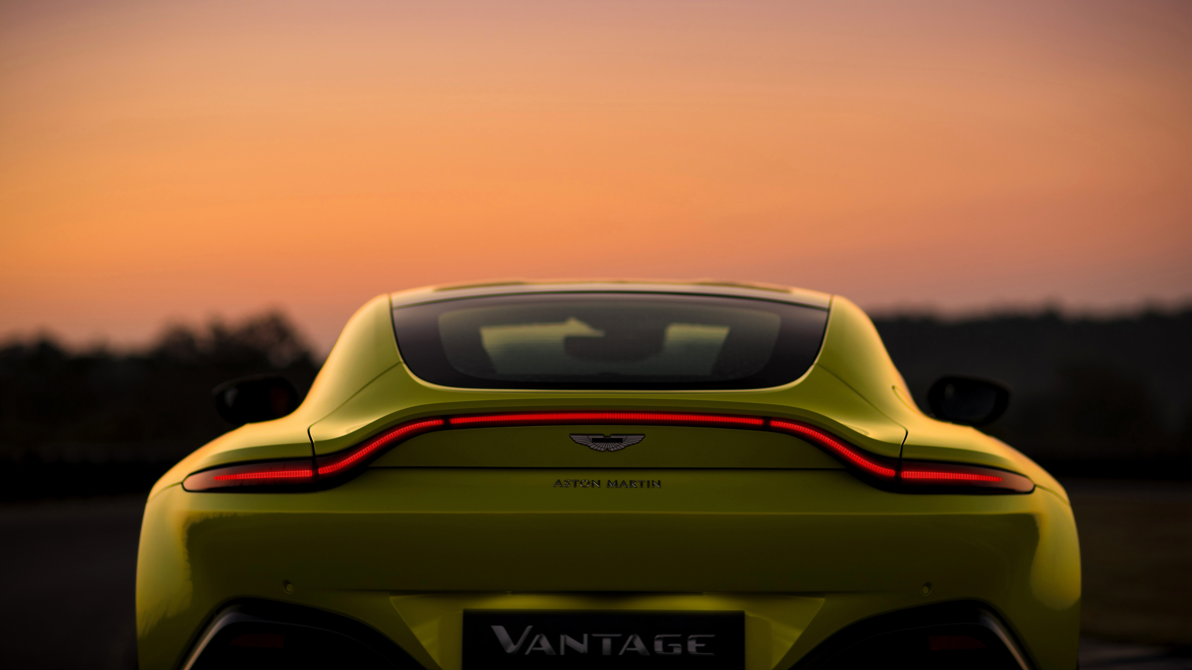 Aston Martin Vantage 4K HD Wallpaper