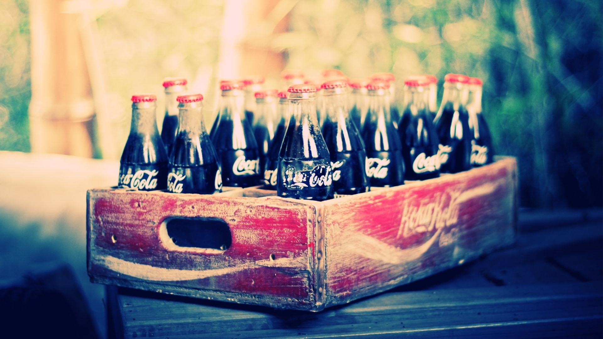 Retro Coca-Cola bottles in a wooden crate HD Wallpaper