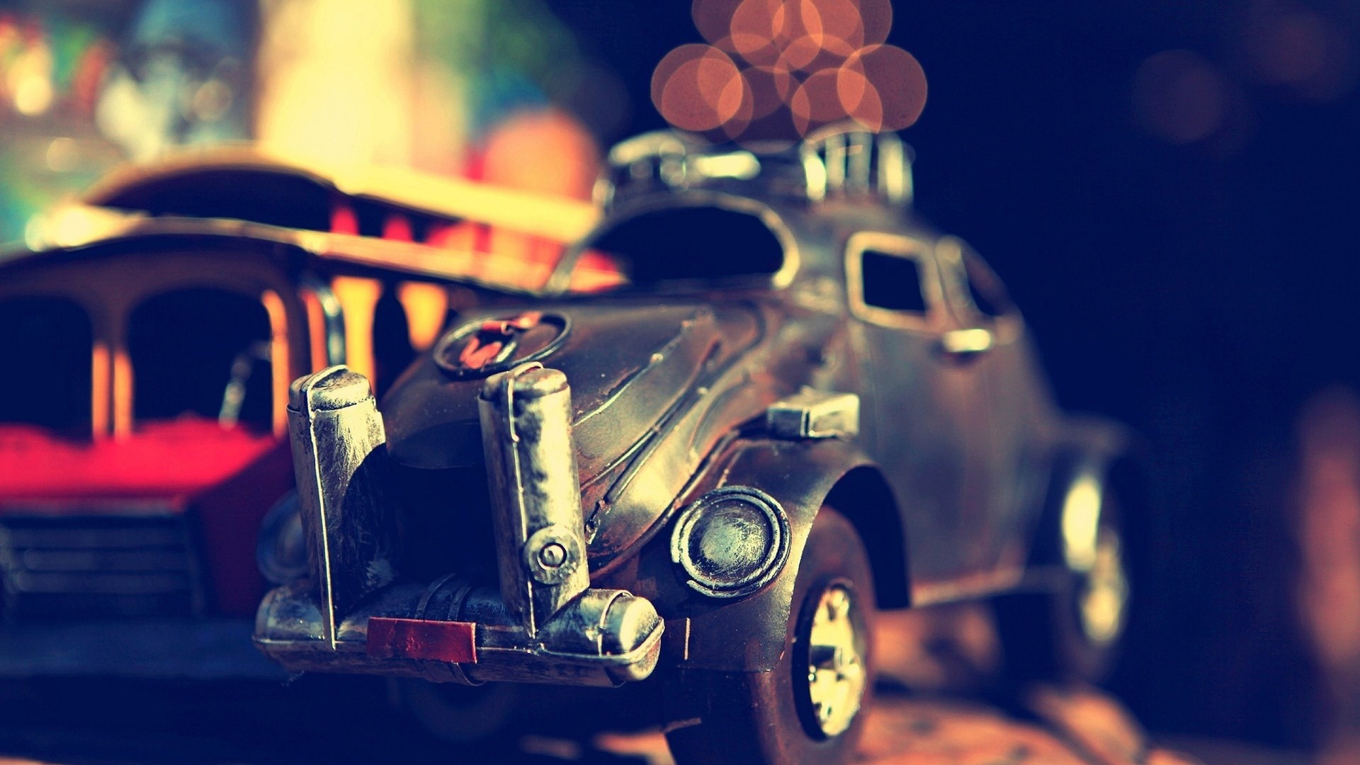 Old vintage toy car HD Wallpaper