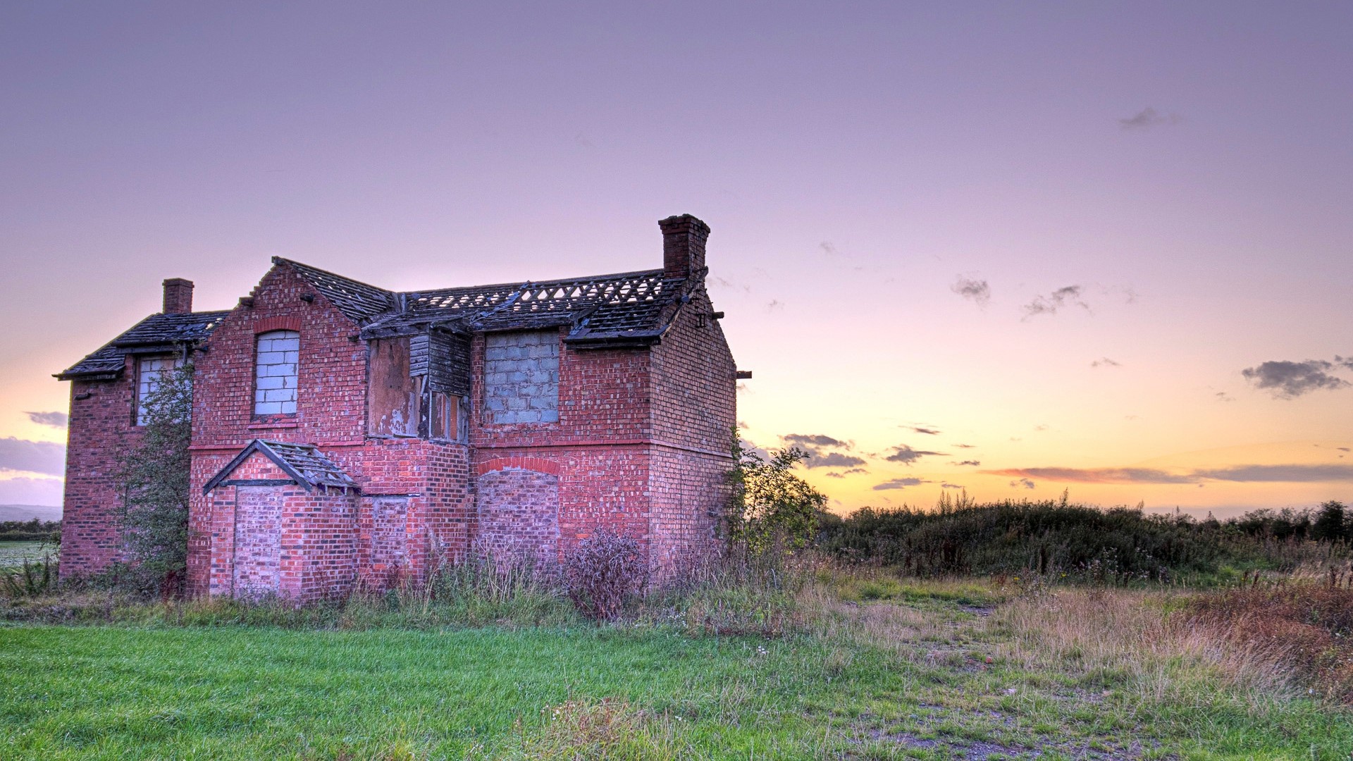 Abandoned brick building at sunset HD Wallpaper