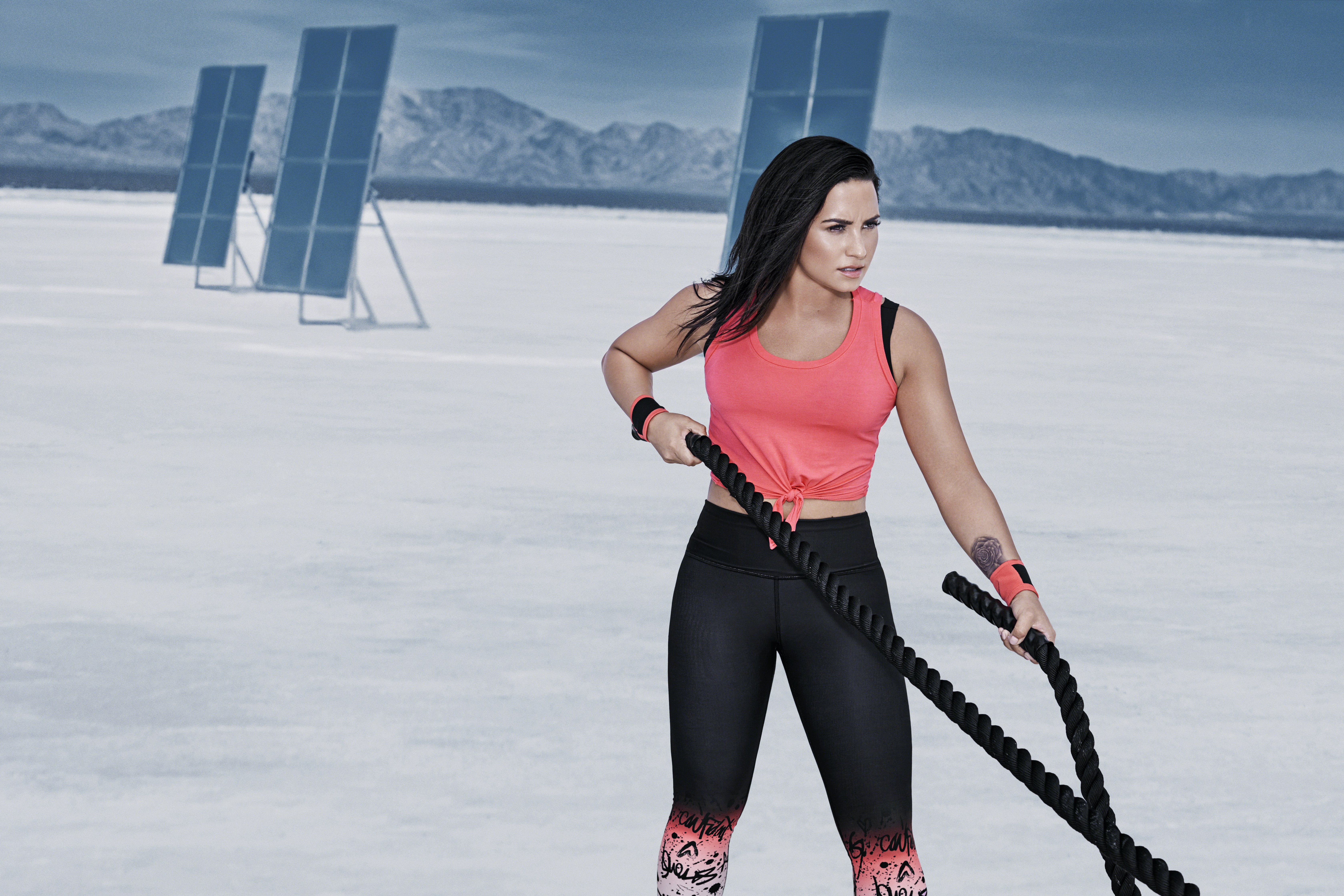 Demi Lovato training with ropes outdoors HD Wallpaper