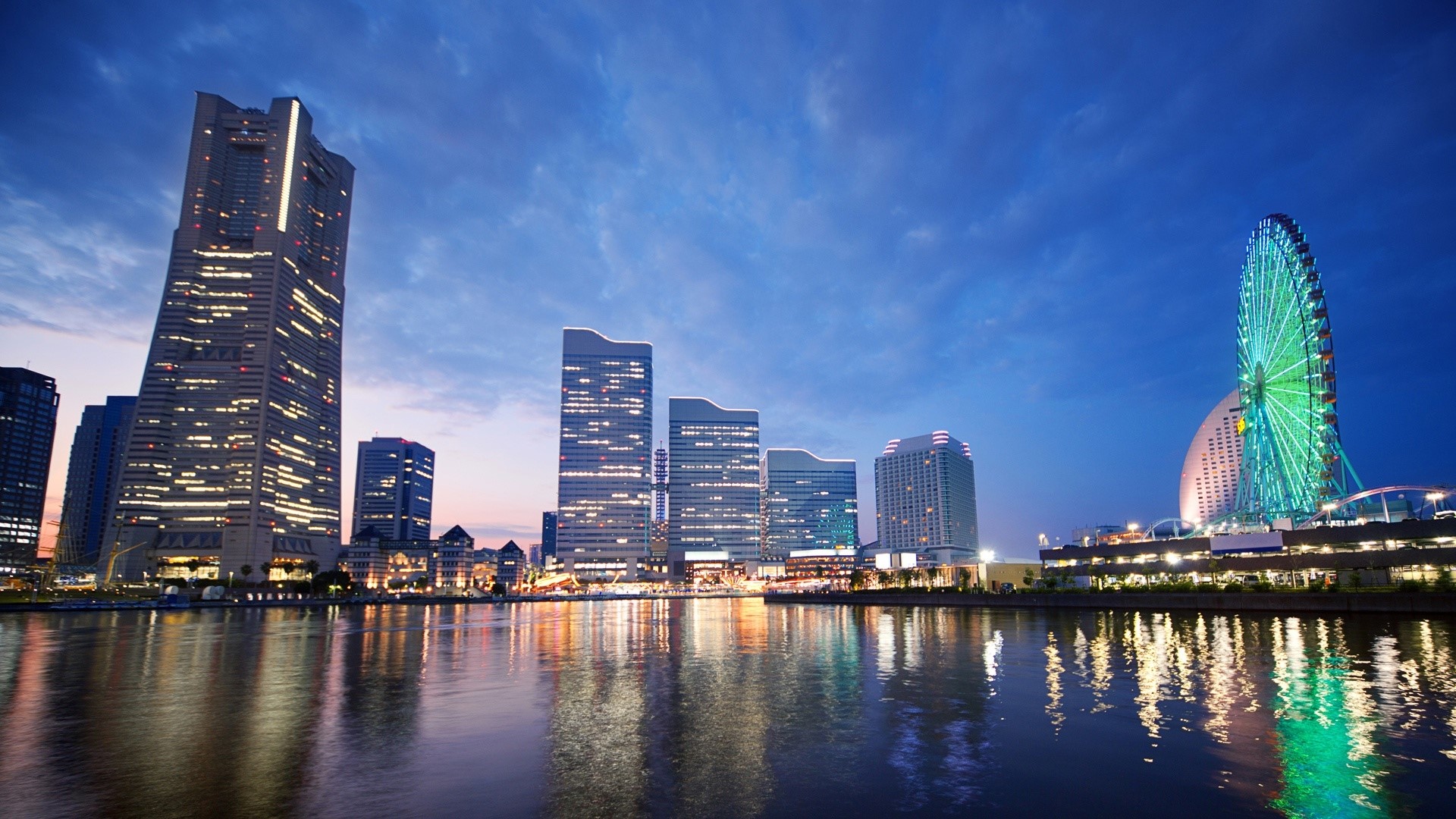 Yokohama Japan skyline with Ferris wheel at dusk HD Wallpaper