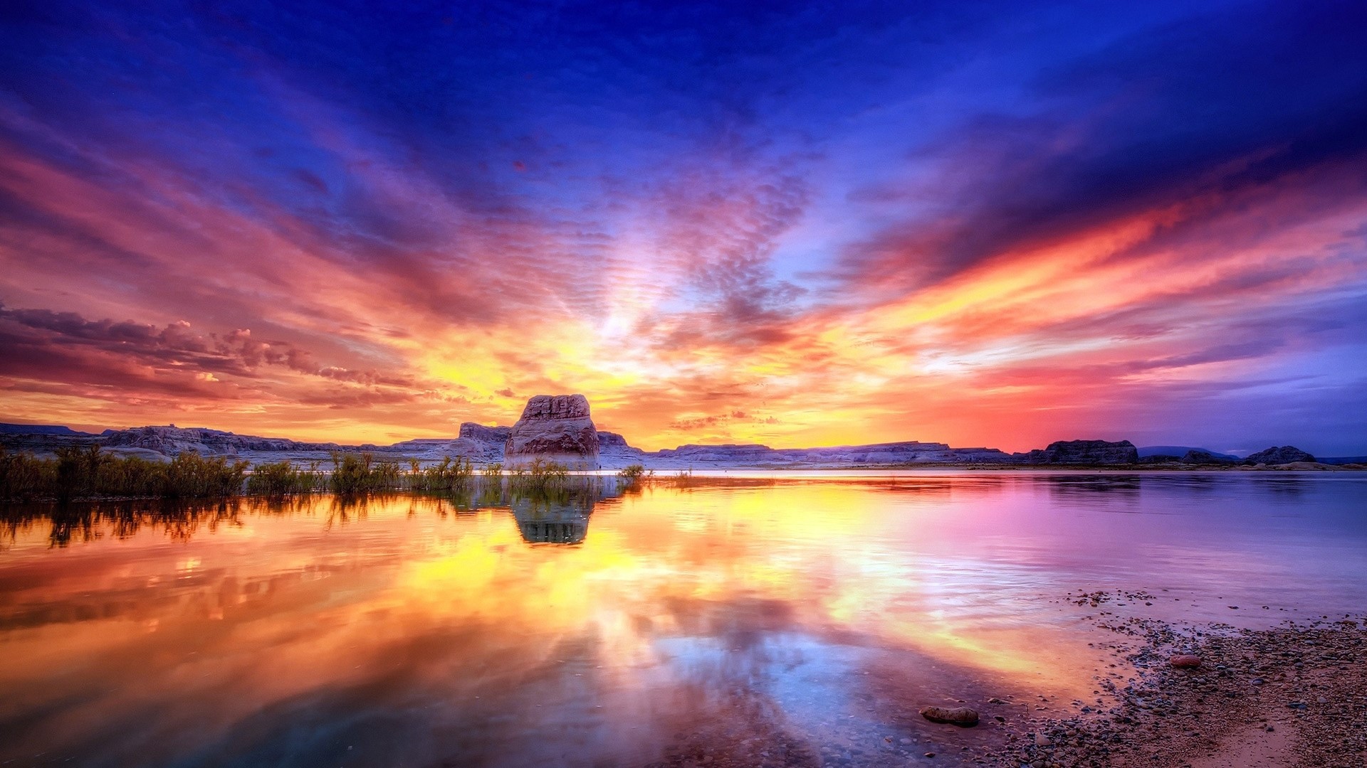 Spectacular Sunrise Over Lake Powell HD Wallpaper