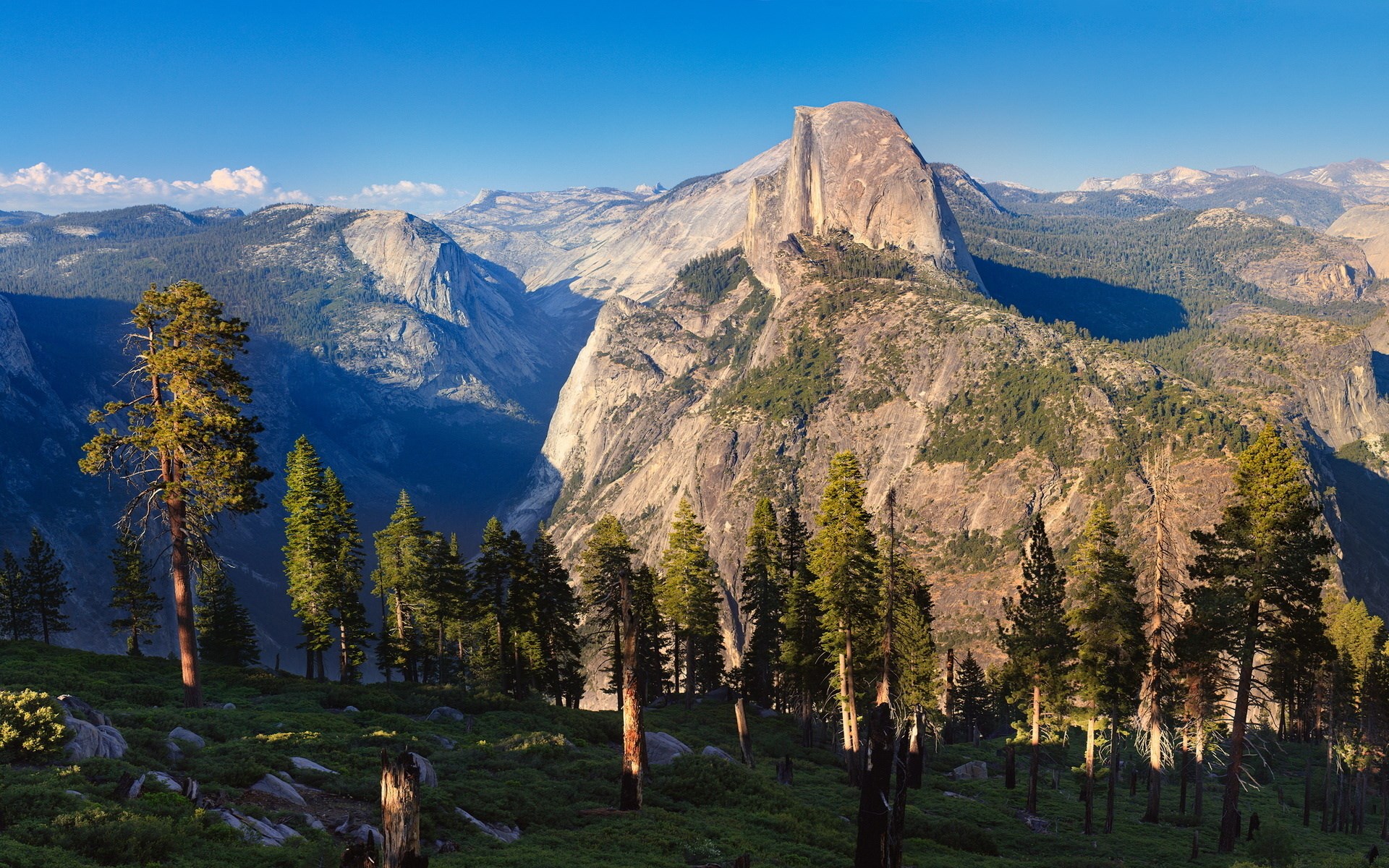 Half Dome in Yosemite National Park HD Wallpaper