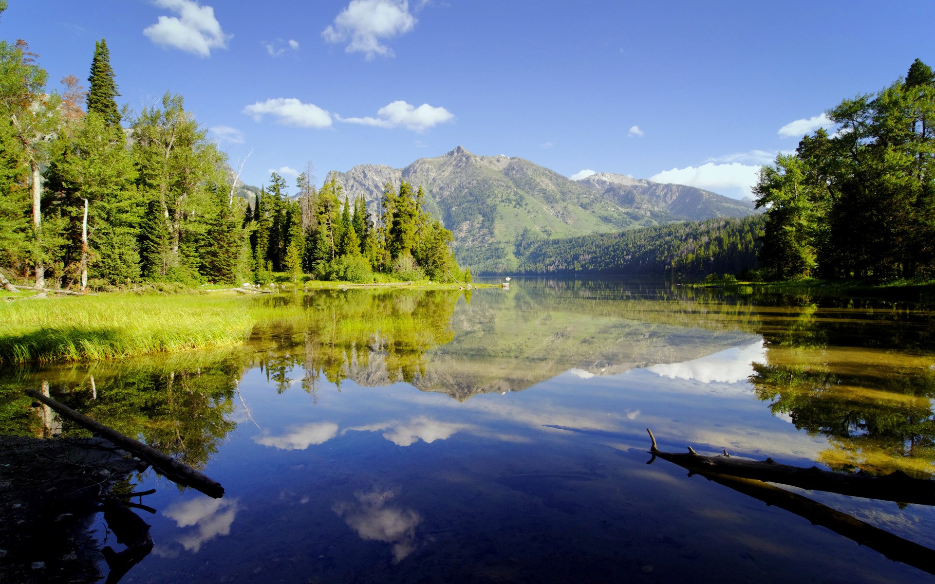 Mountain lake reflection with trees and sky HD Wallpaper