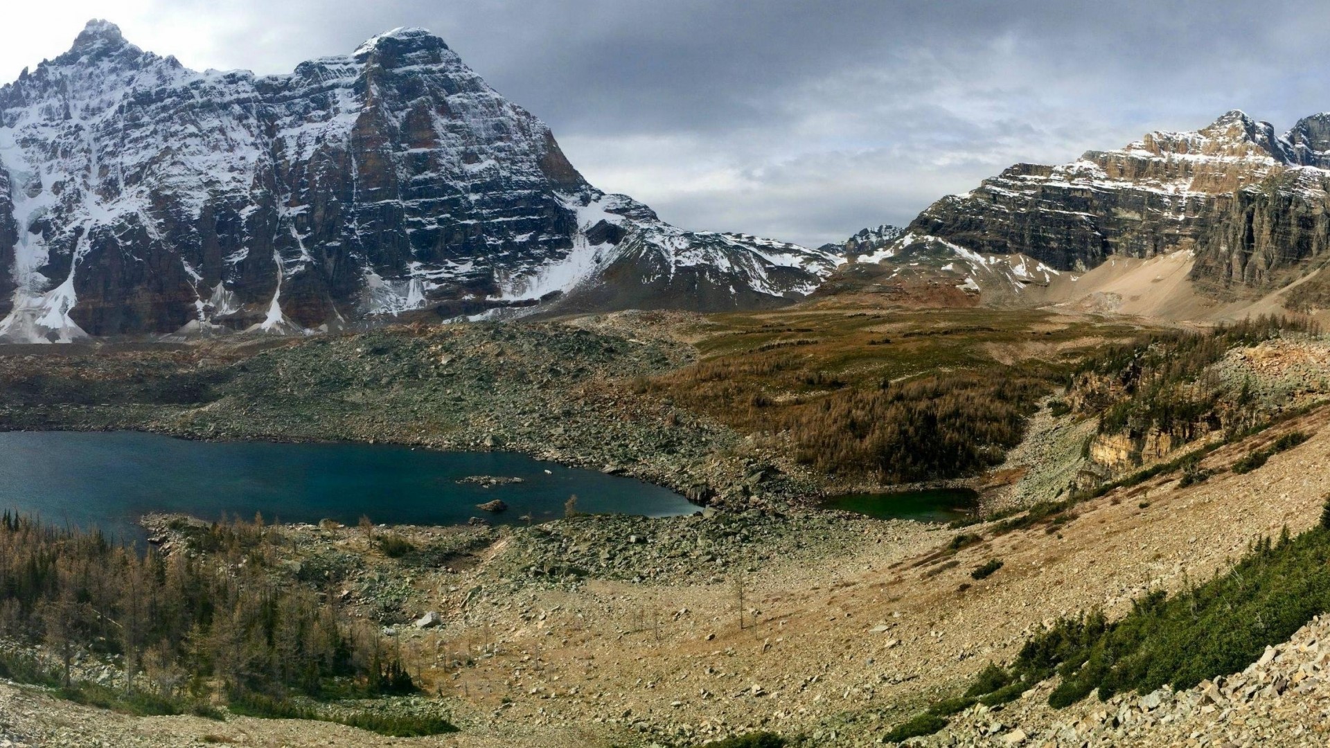 Snow-capped mountains and lakes in Canada HD Wallpaper