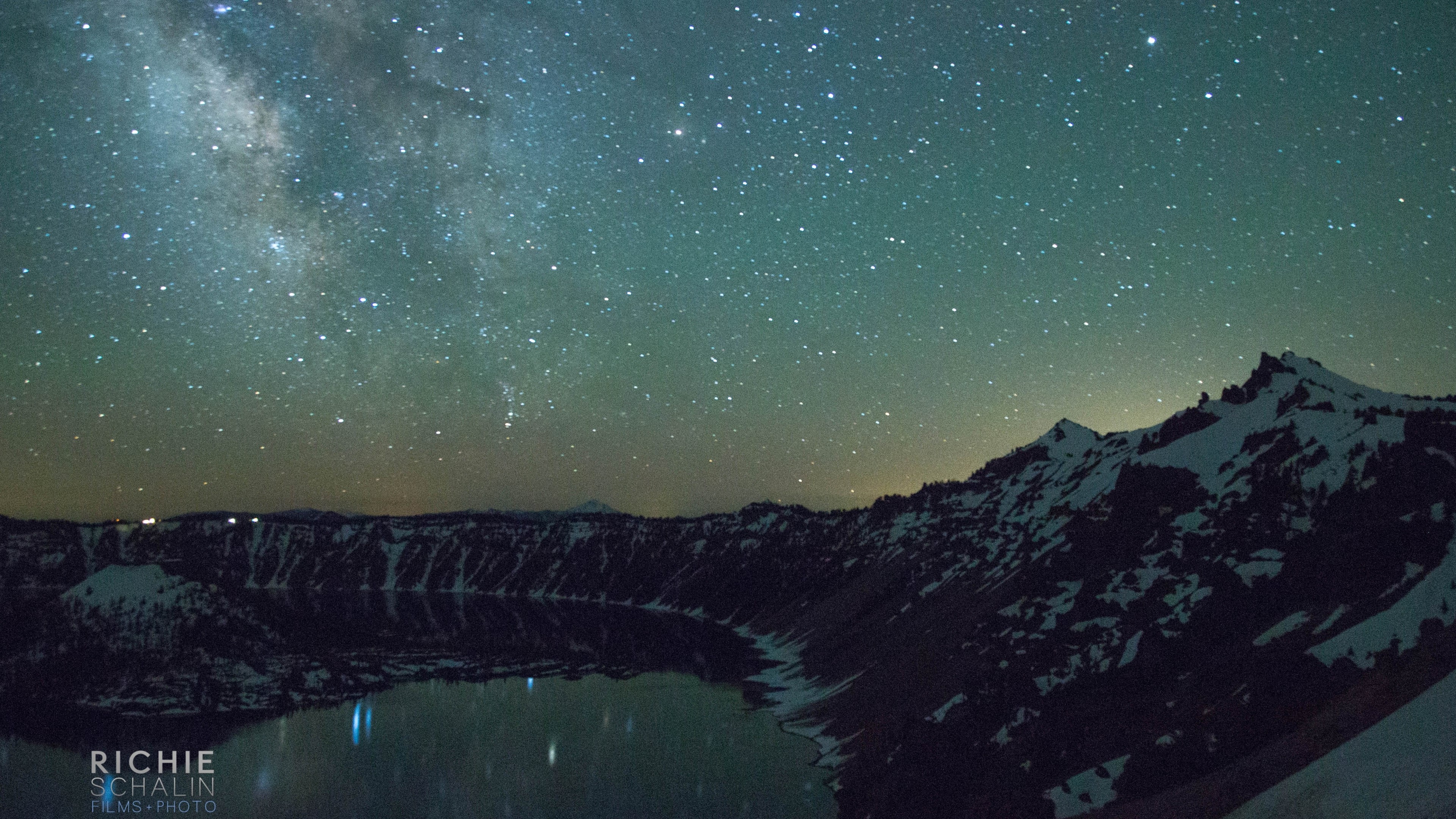 4K Night Sky Over Crater Lake Oregon HD Wallpaper