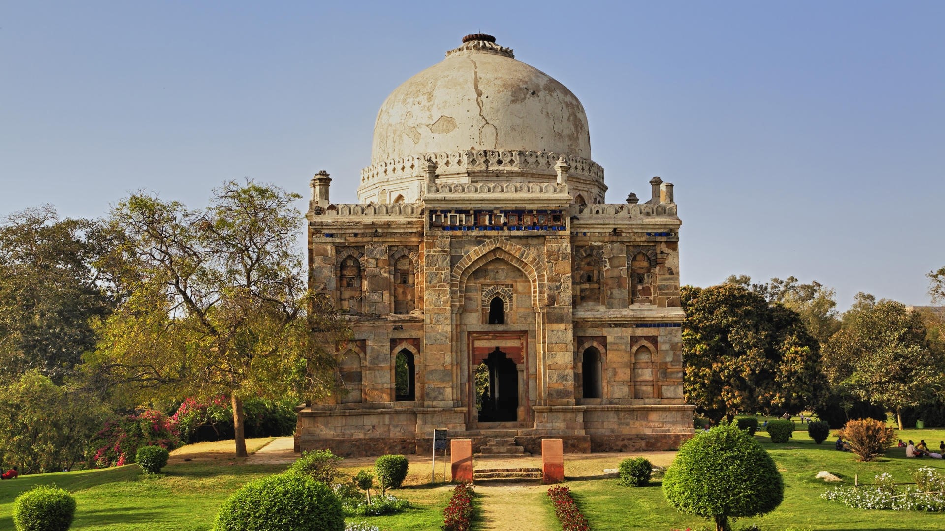 Sheesh Gumbad in Lodi Gardens, Delhi HD Wallpaper