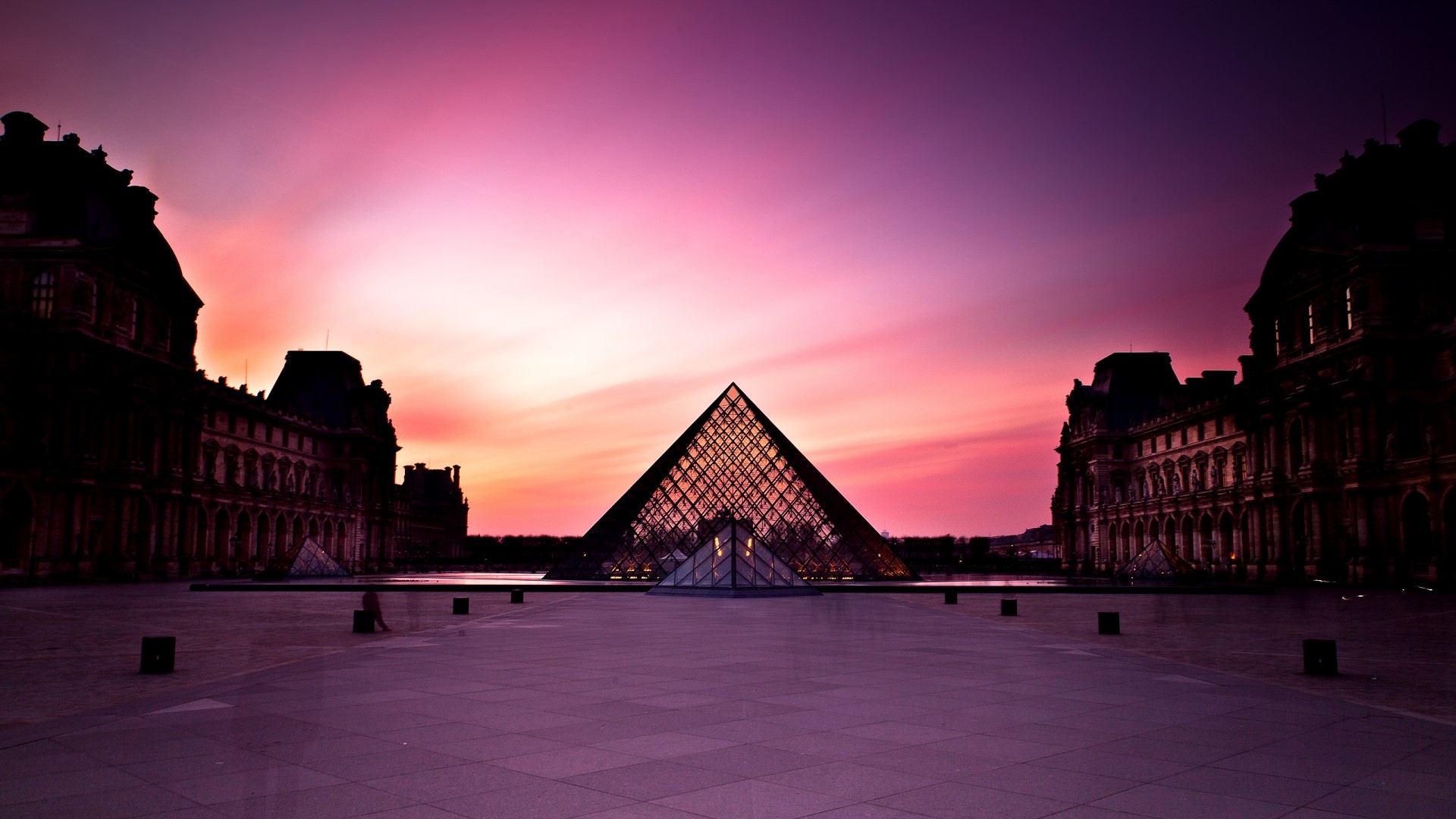 Louvre Museum Pyramid at Sunset HD Wallpaper