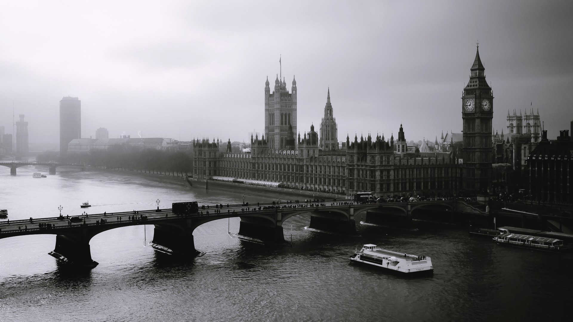 Big Ben and Houses of Parliament in Foggy London HD Wallpaper