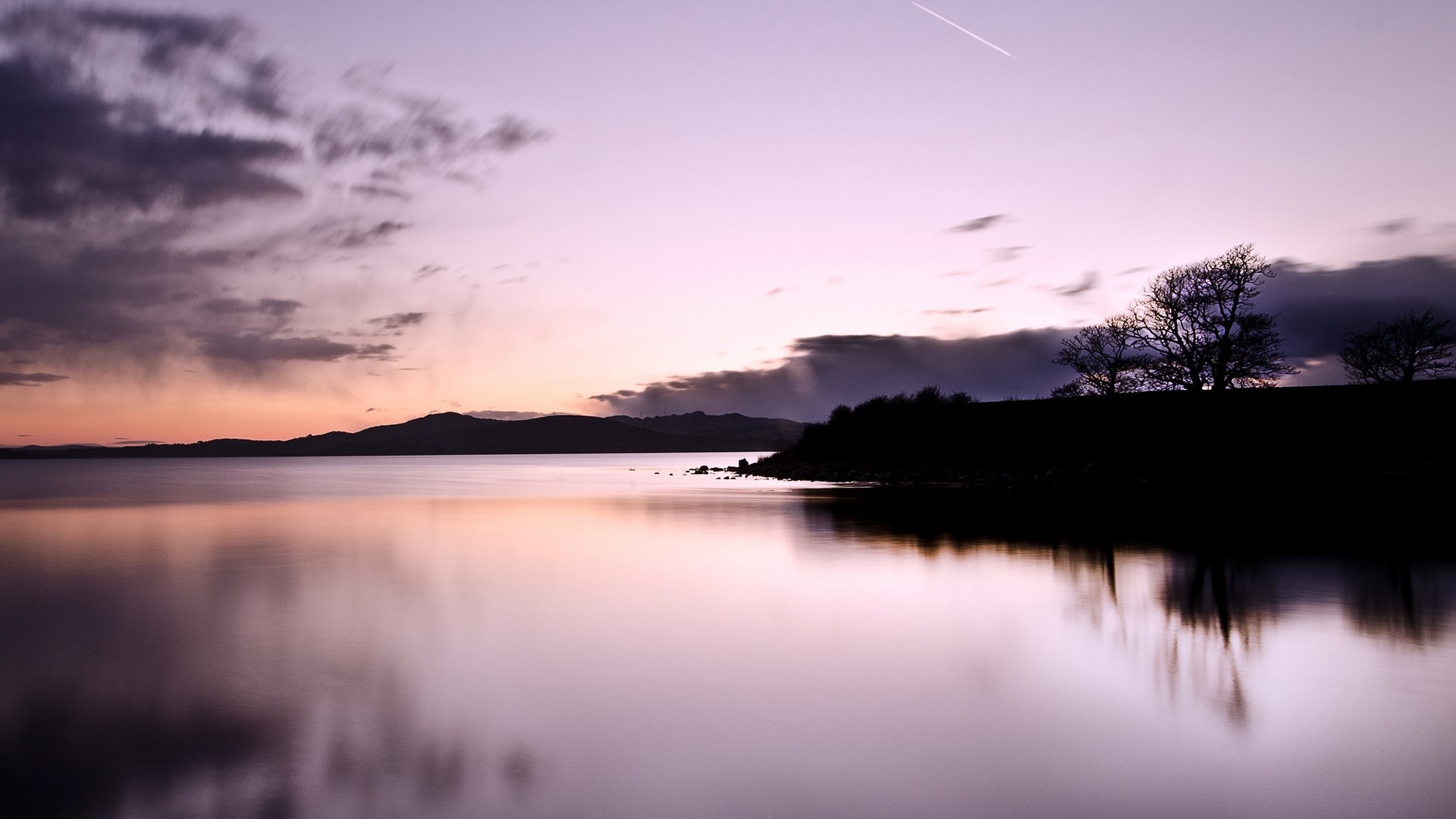 Lake at Dusk with Clouds and Contrails HD Wallpaper