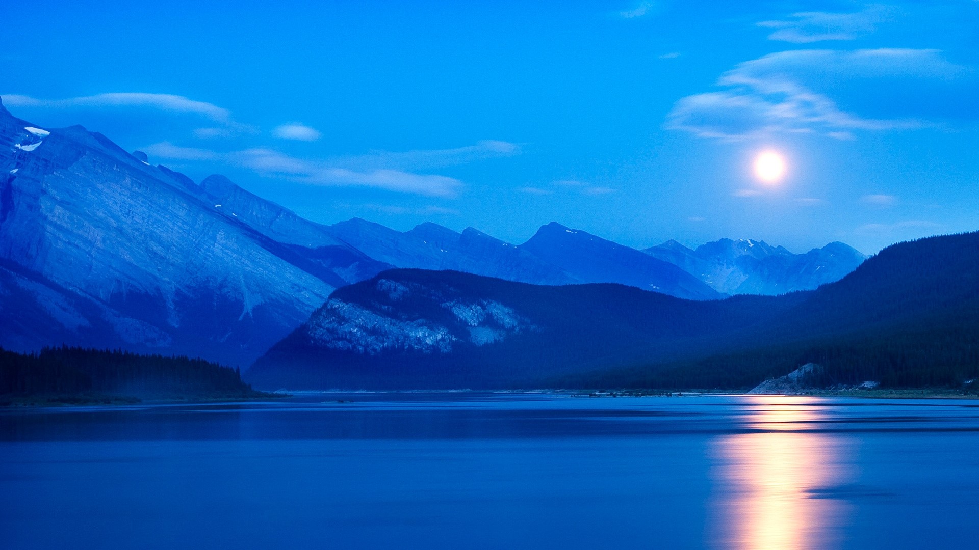 Moonrise over Spray Lakes Reservoir, Alberta, Canada HD Wallpaper