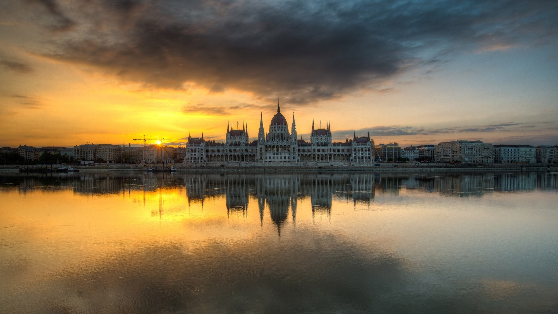 Budapest Parliament Building at Sunrise HD Wallpaper