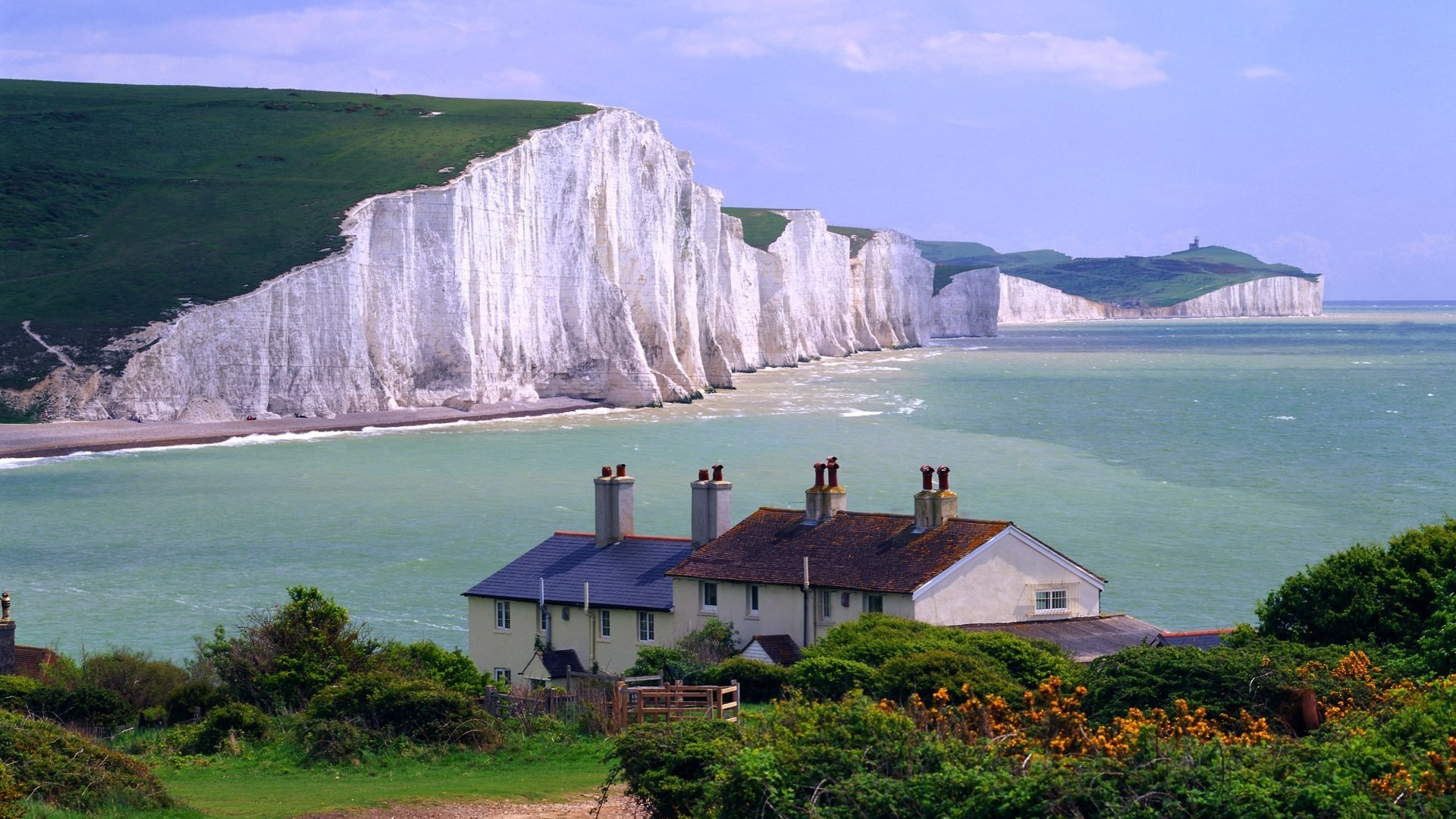 Seven Sisters Cliffs and houses HD Wallpaper