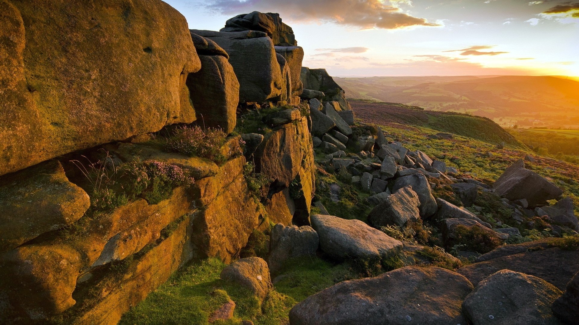 Rocky landscape at sunset HD Wallpaper