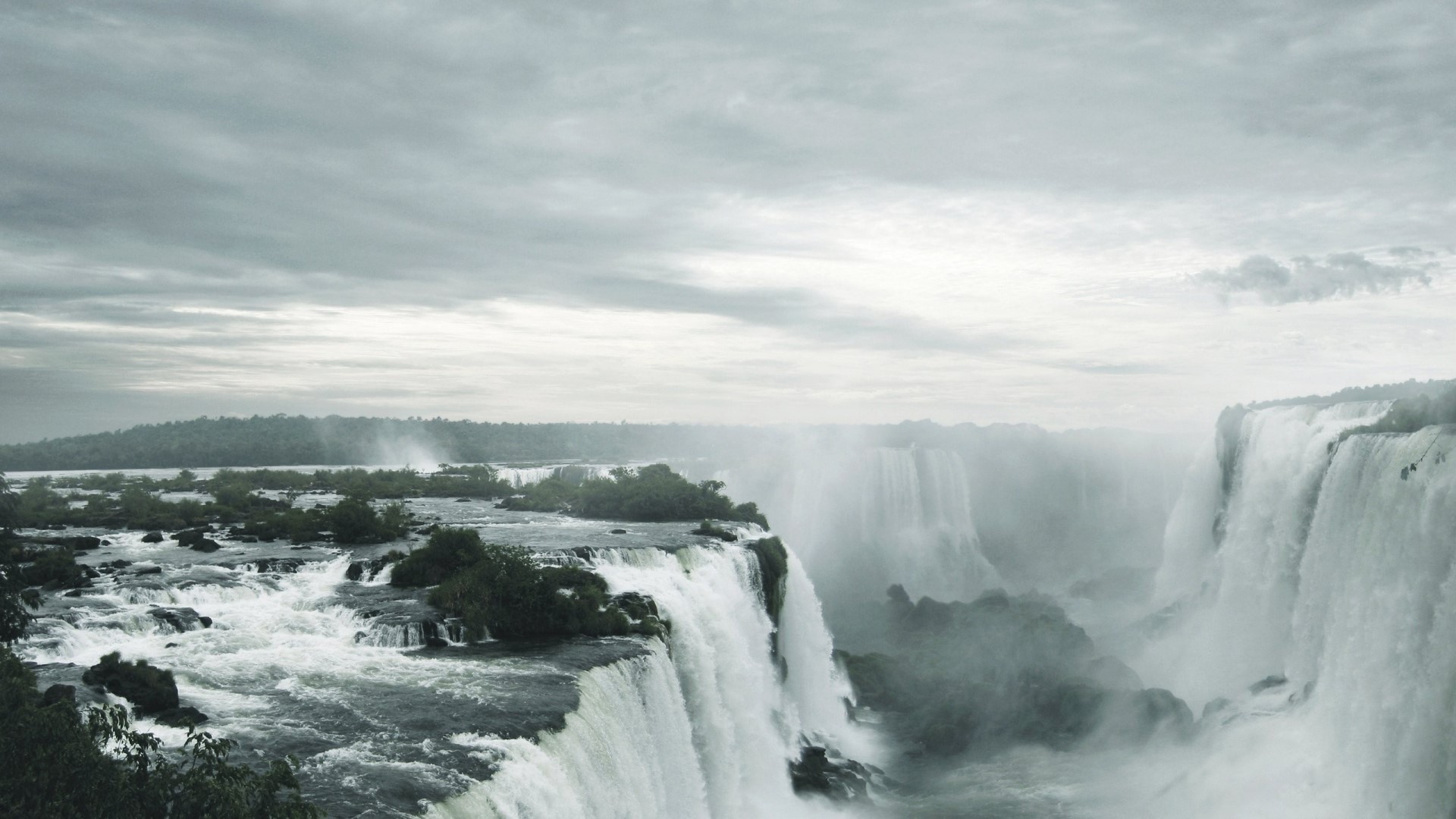 Iguazu Waterfall HD Wallpaper