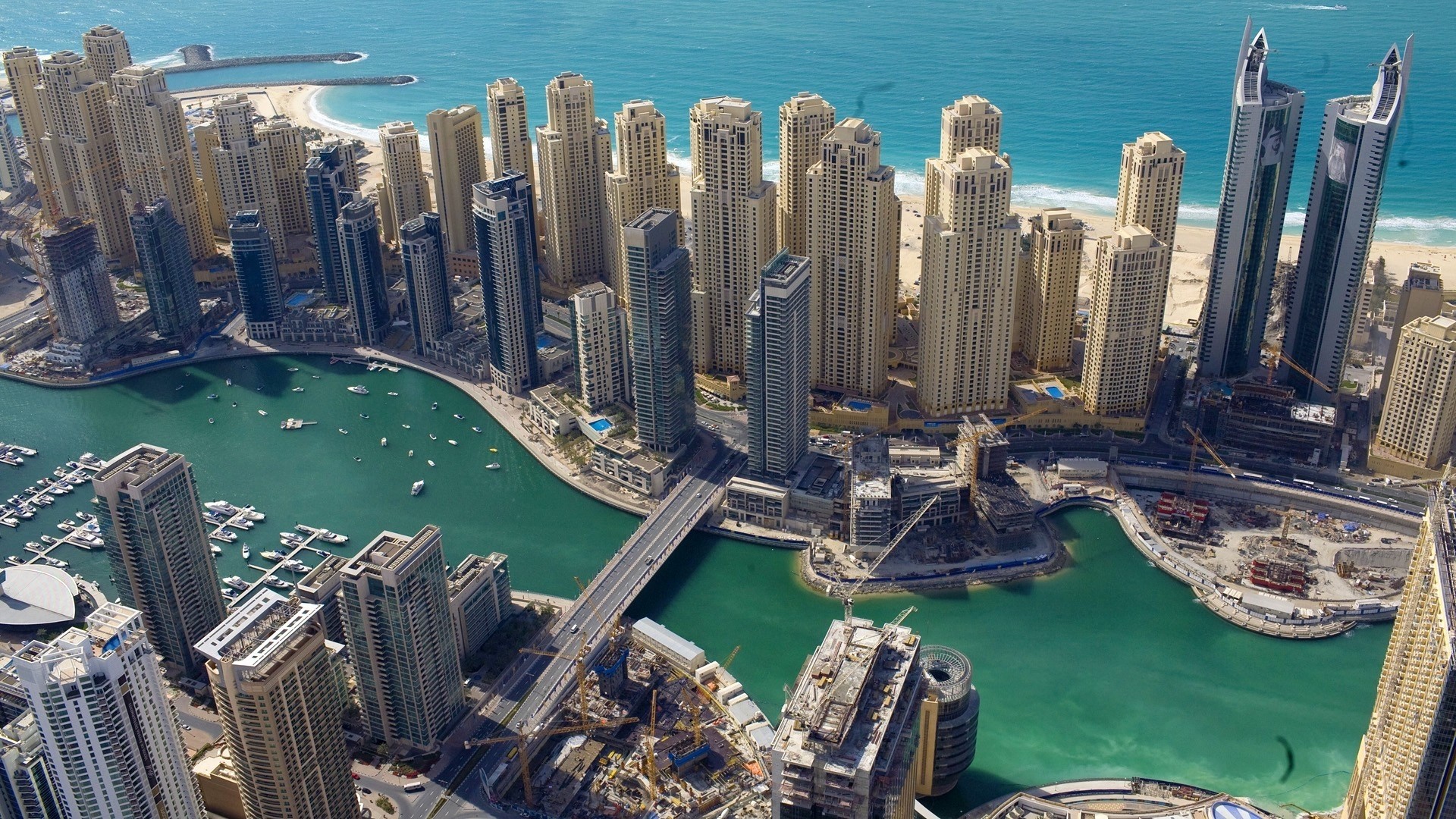 Dubai Marina skyscrapers and waterfront HD Wallpaper