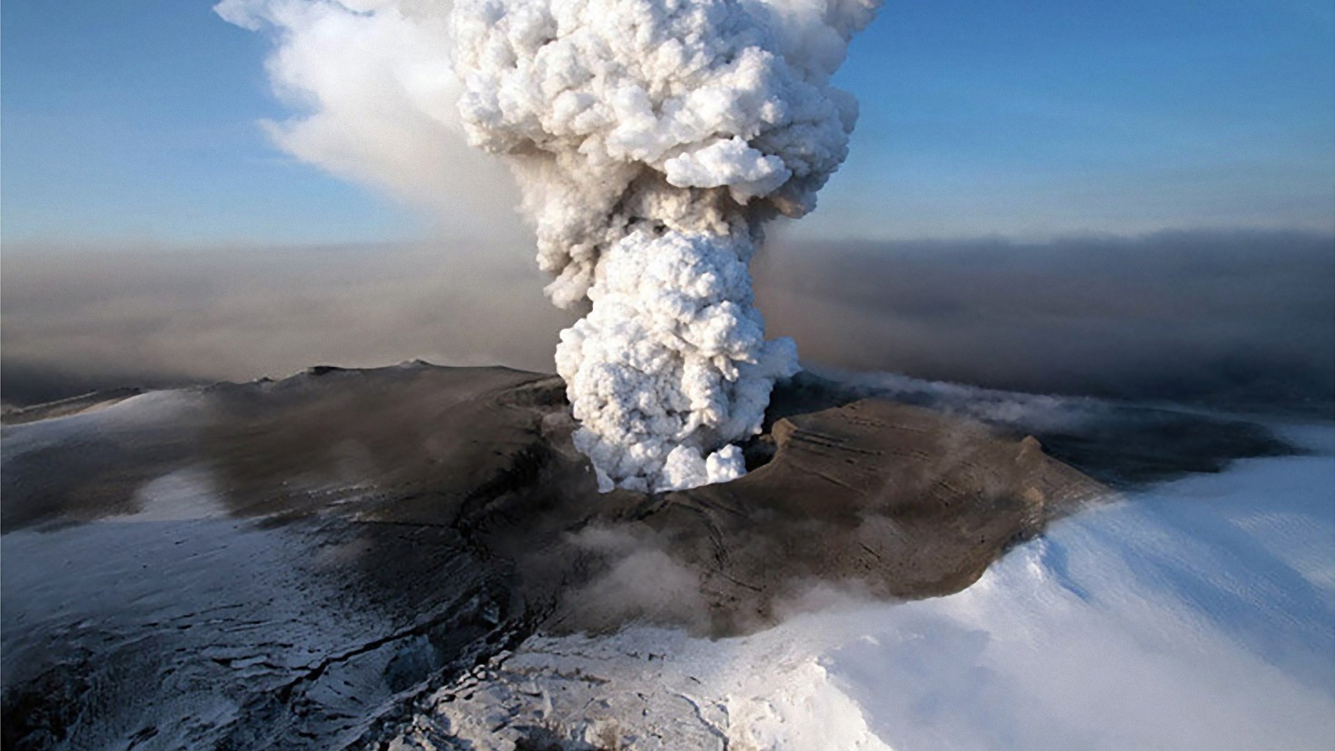Volcano eruption in Iceland HD Wallpaper