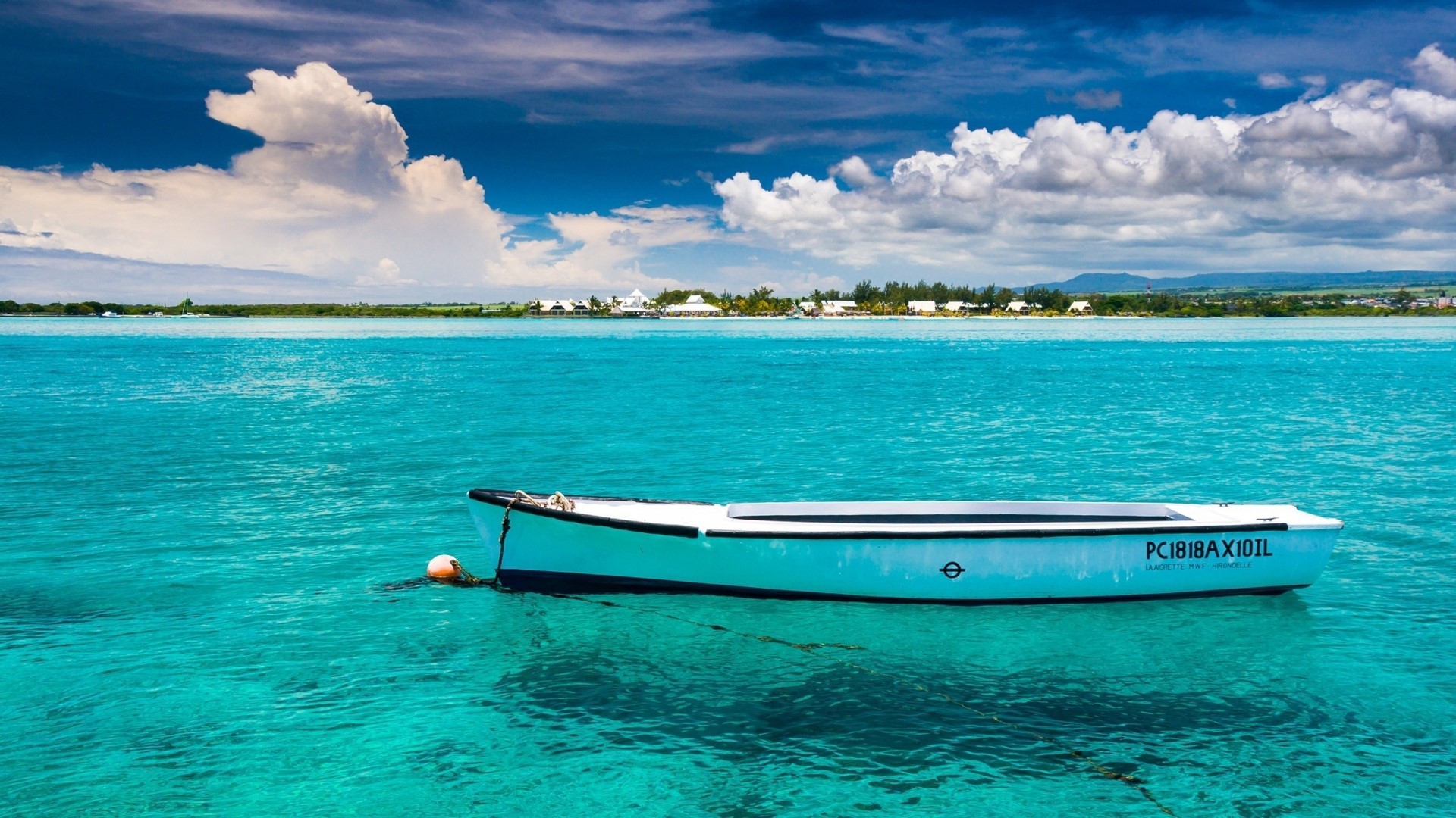 White boat floating in clear turquoise water HD Wallpaper