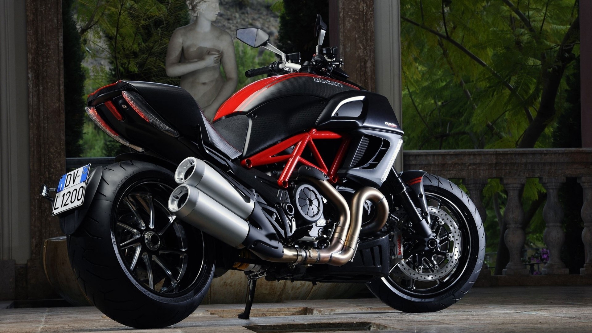 Ducati Diavel L1200 Motorcycle HD Wallpaper
